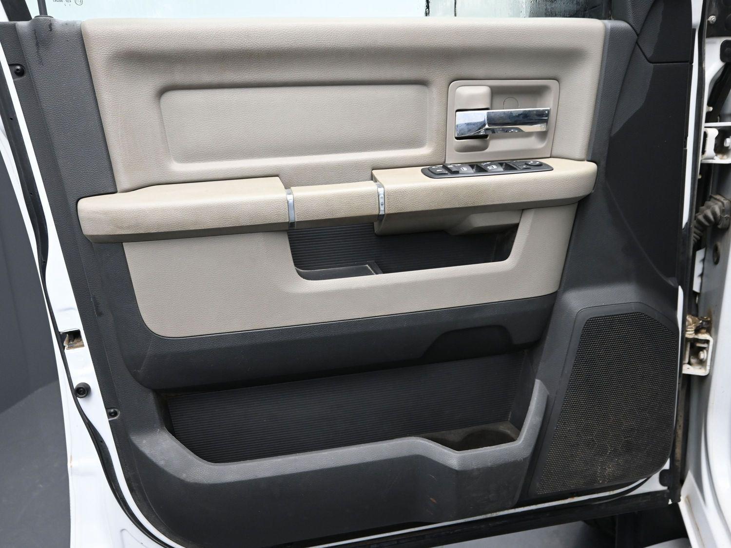 Used 2011 Bright White Ram Big Horn image 15