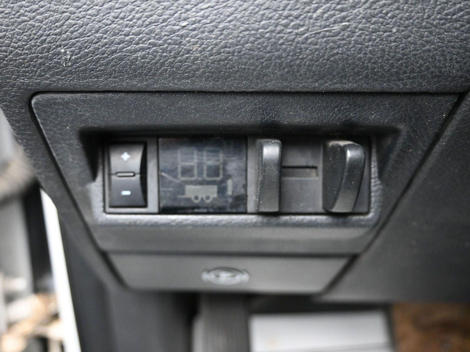 Used 2011 Bright White Ram Big Horn image 17