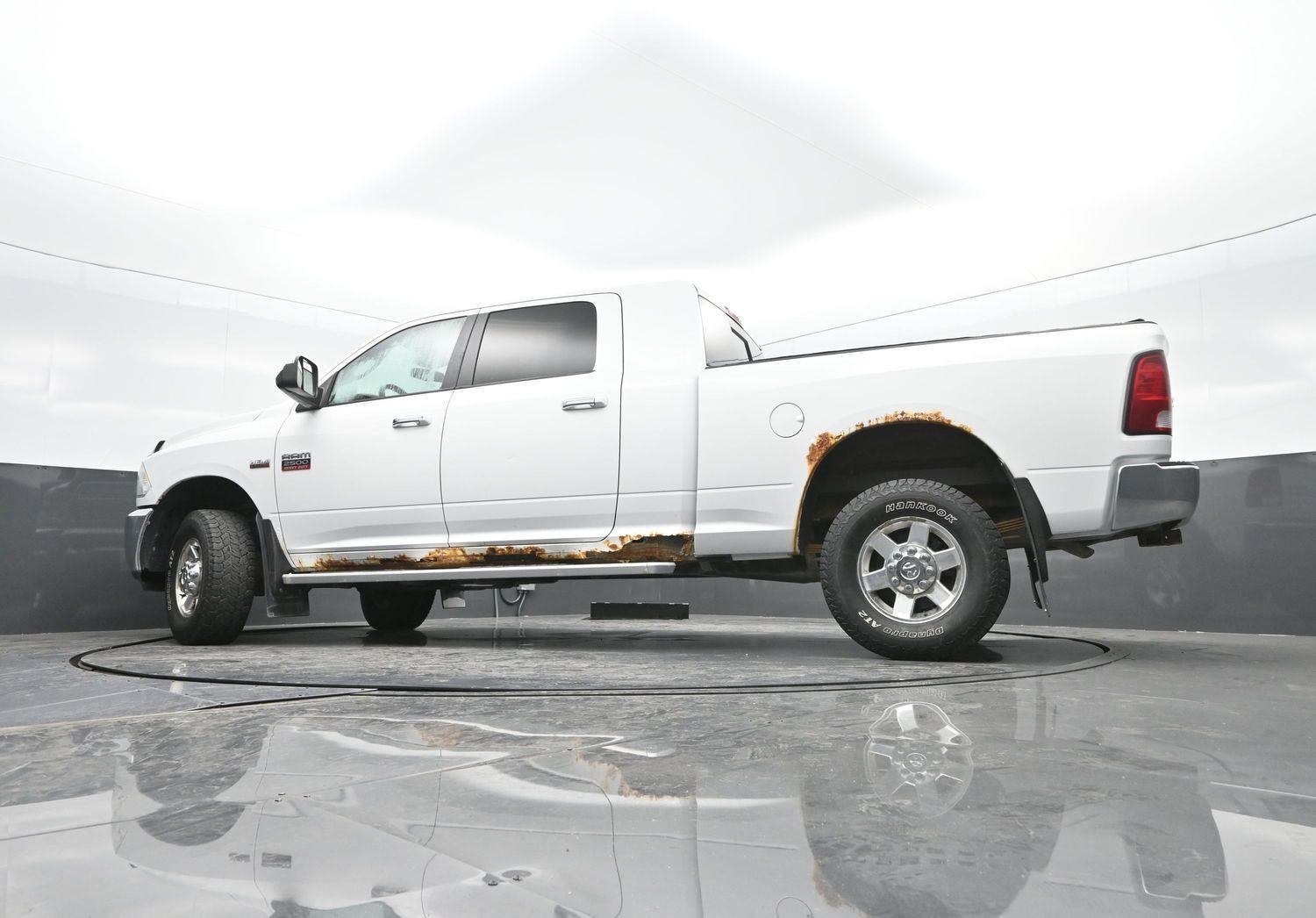 Used 2011 Bright White Ram Big Horn image 27