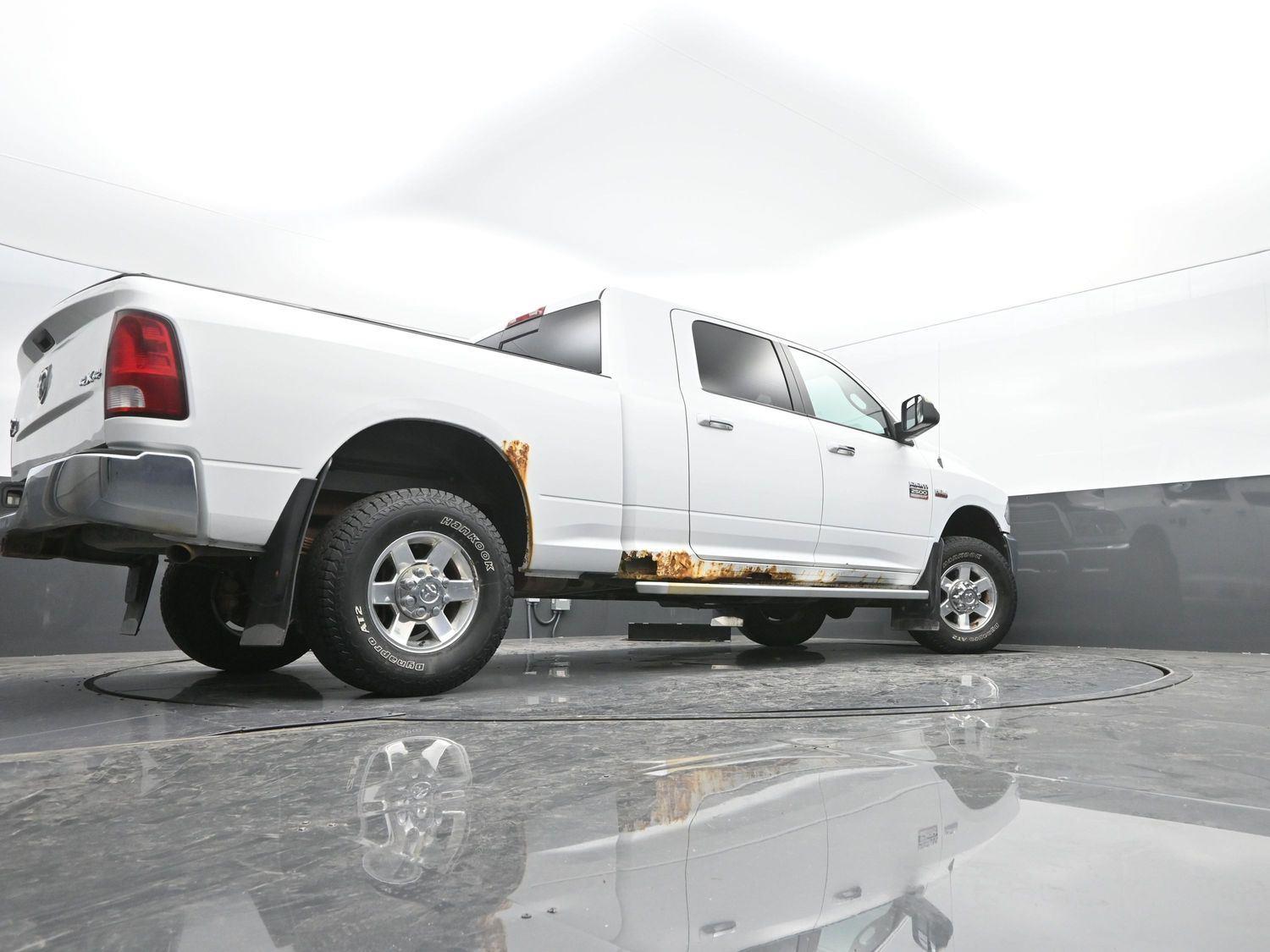 Used 2011 Bright White Ram Big Horn image 28