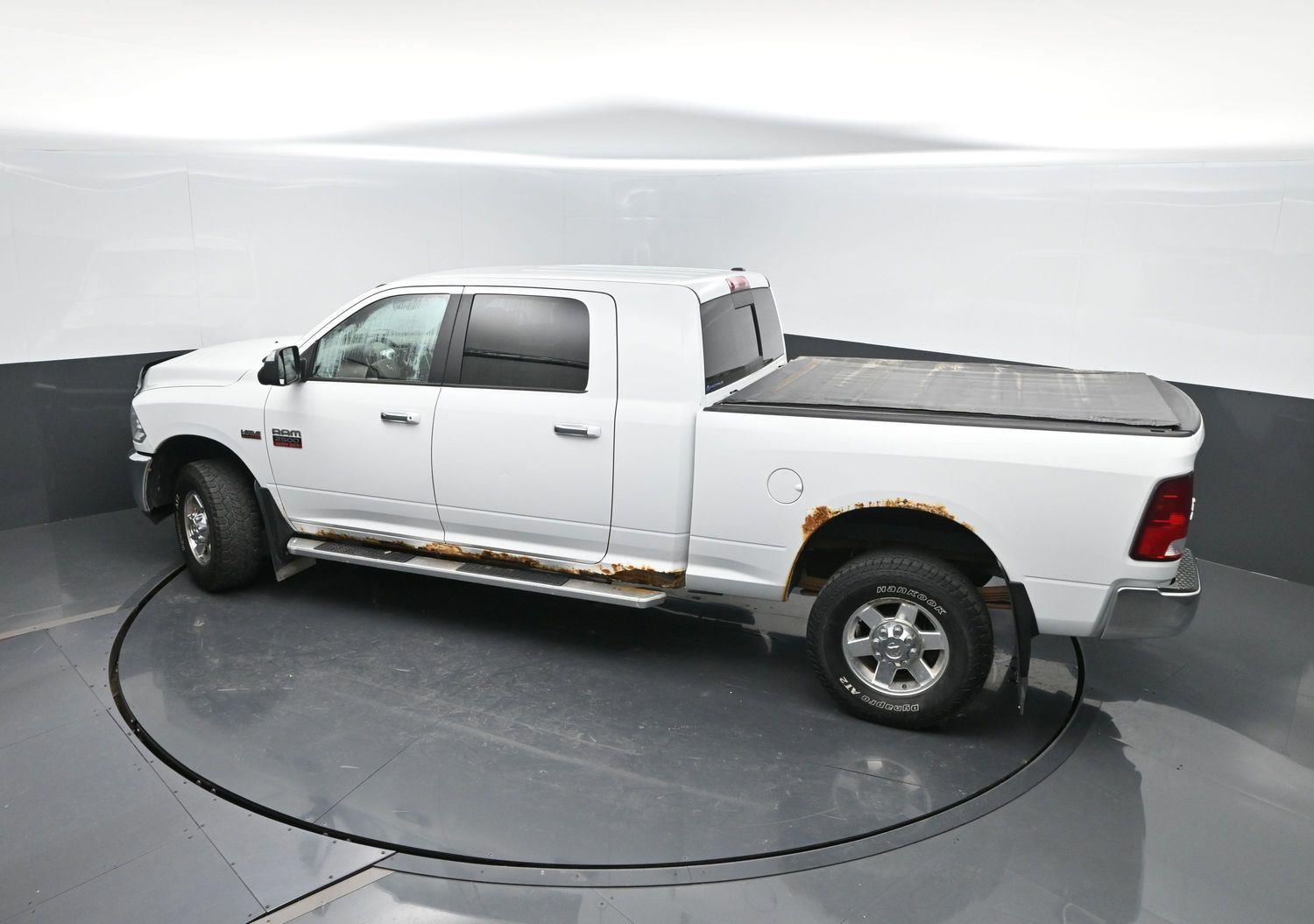 Used 2011 Bright White Ram Big Horn image 31