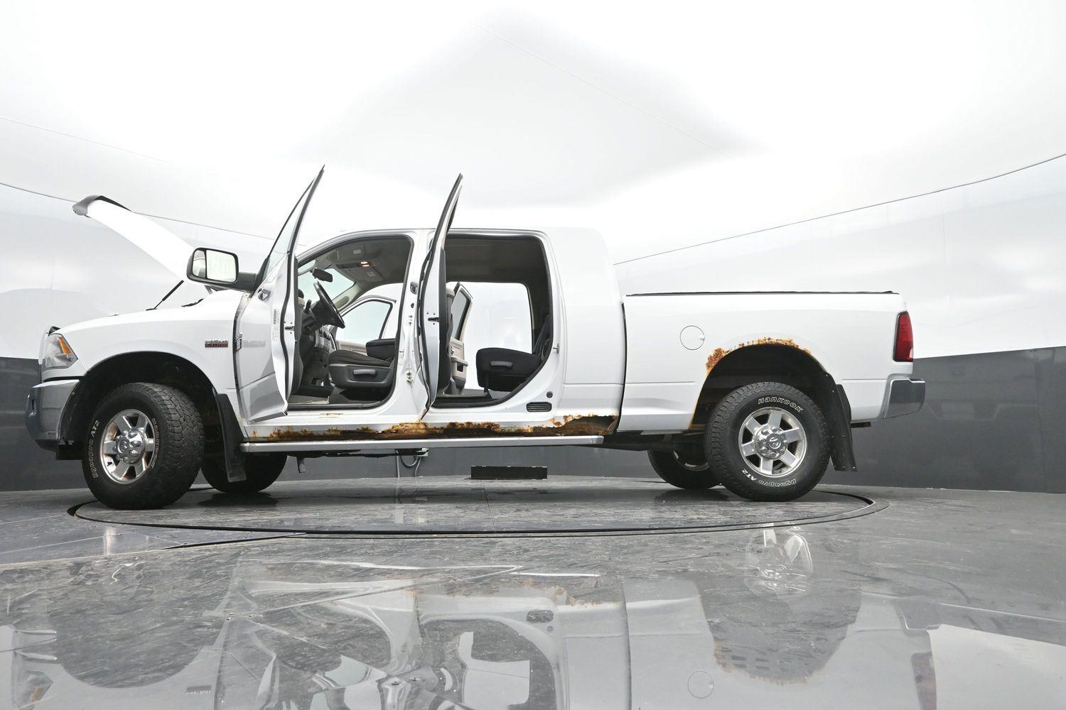 Used 2011 Bright White Ram Big Horn image 44
