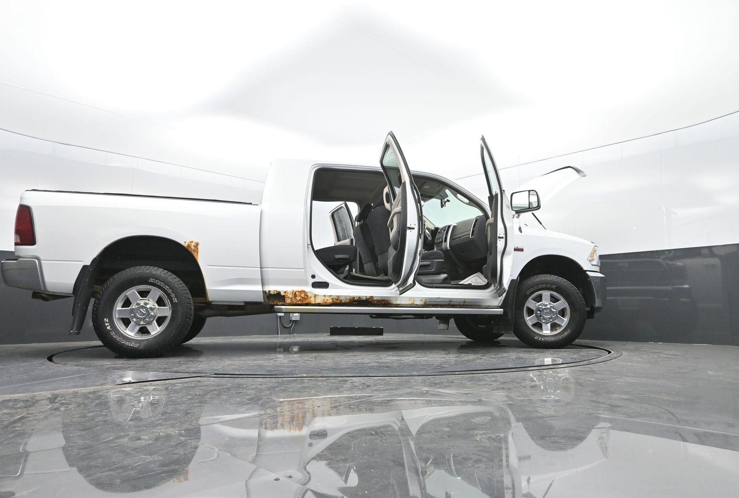 Used 2011 Bright White Ram Big Horn image 45
