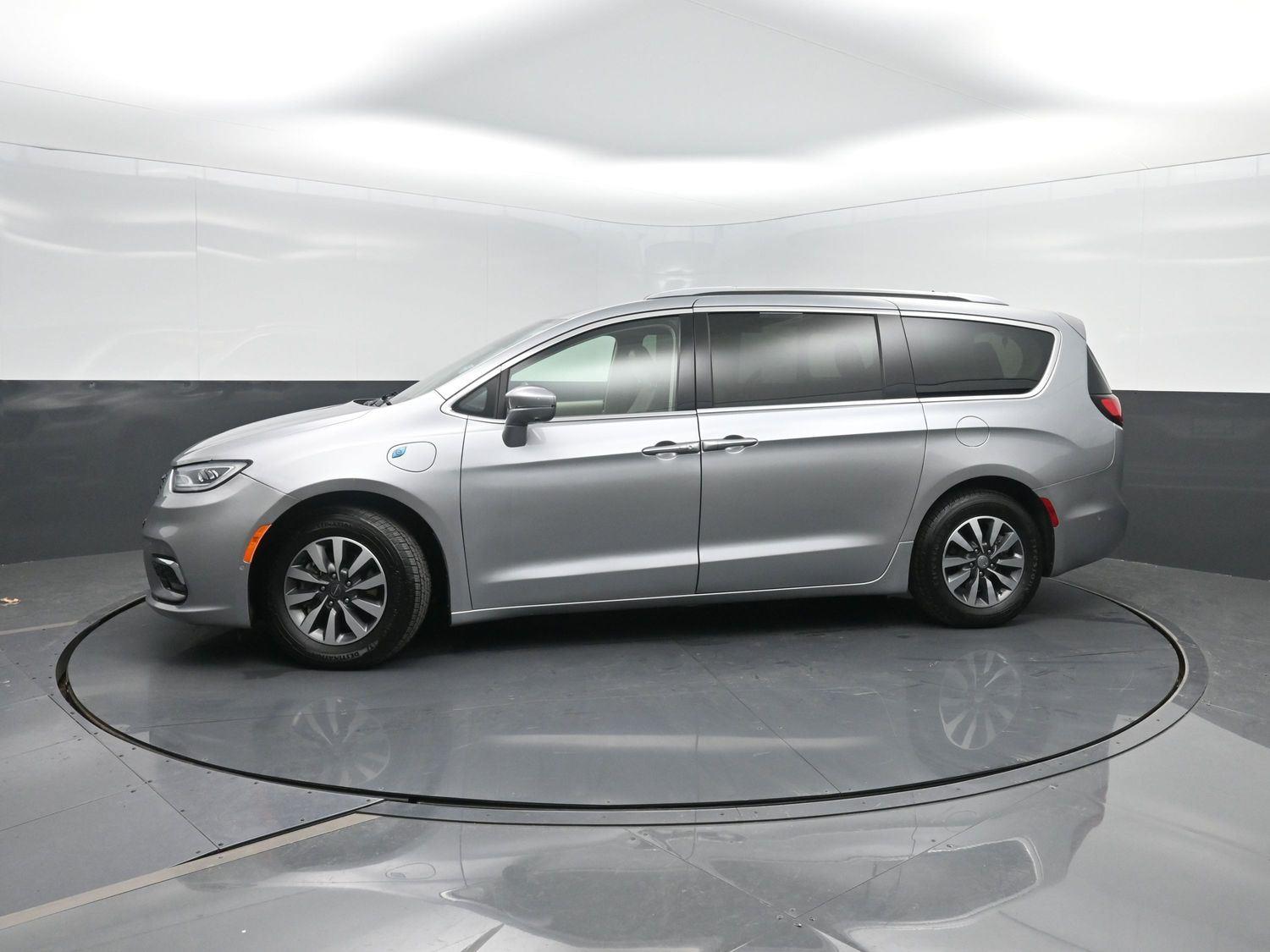2021 Chrysler Pacifica Hybrid Touring L FWD