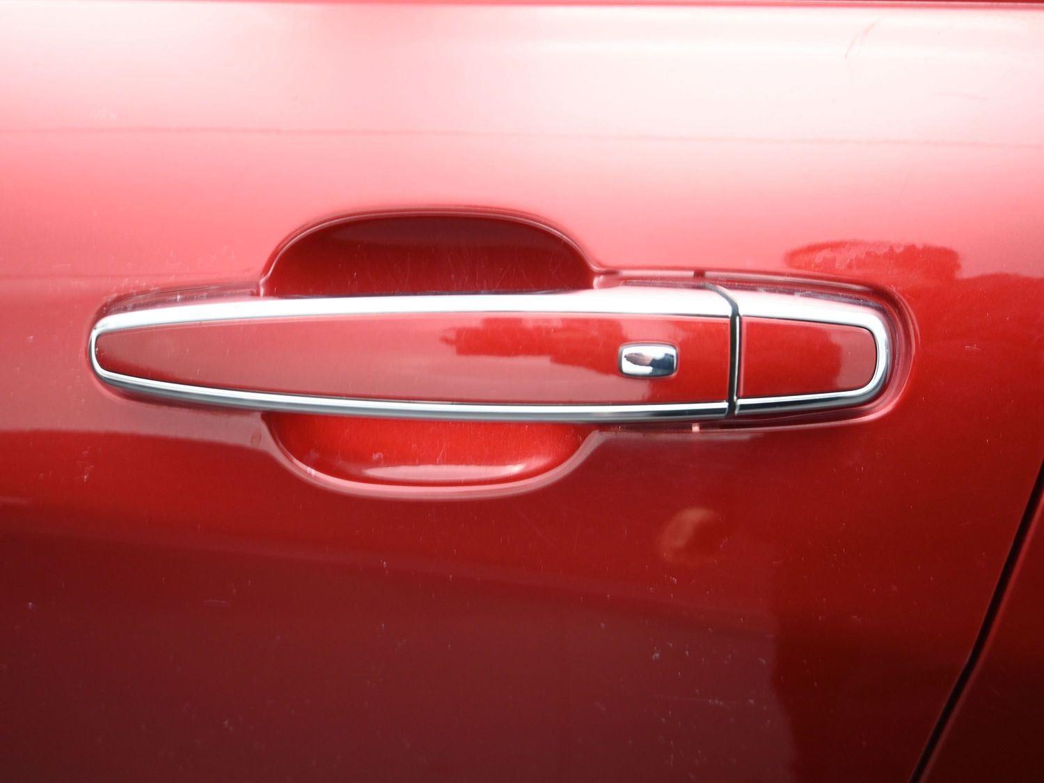 Used 2019 Cajun Red Tintcoat Chevrolet Premier image 17