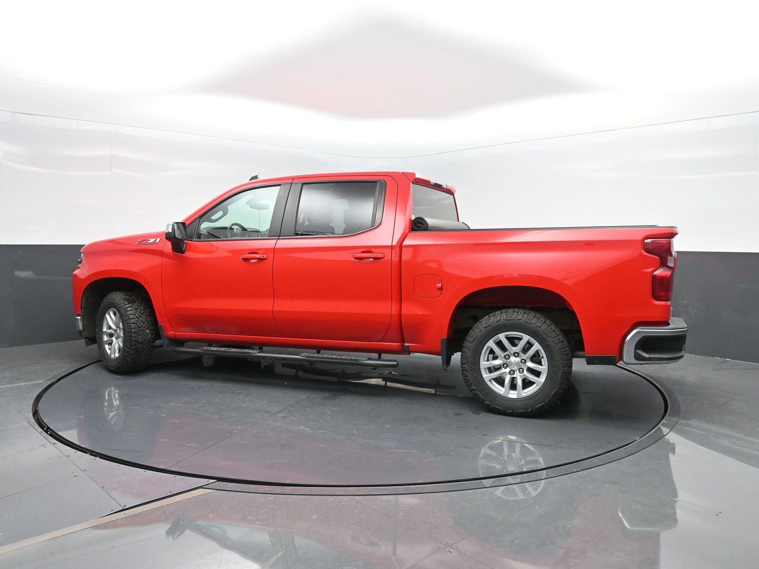 Used 2022 Red Hot Chevrolet LT image 37