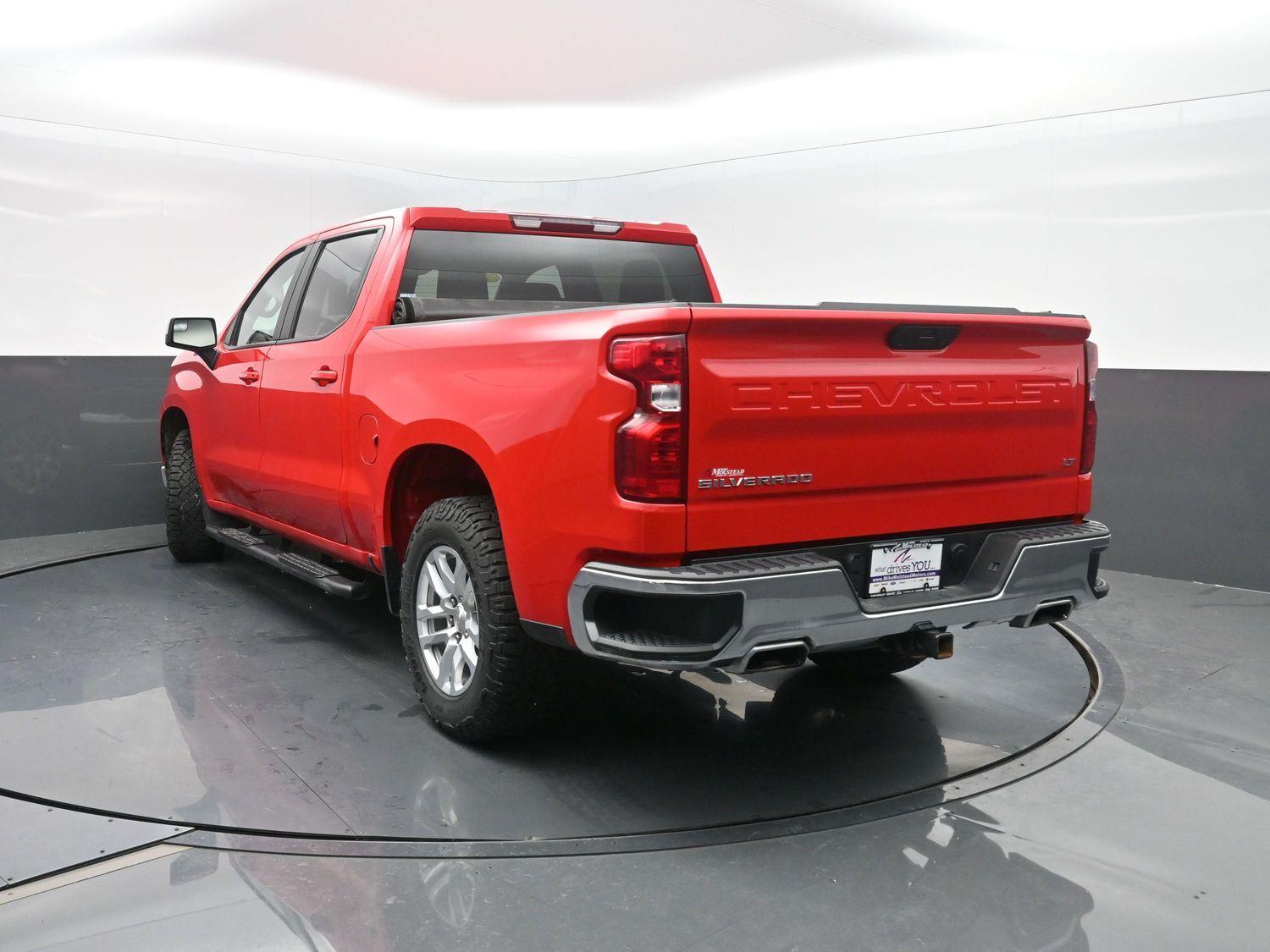 Used 2022 Red Hot Chevrolet LT image 40