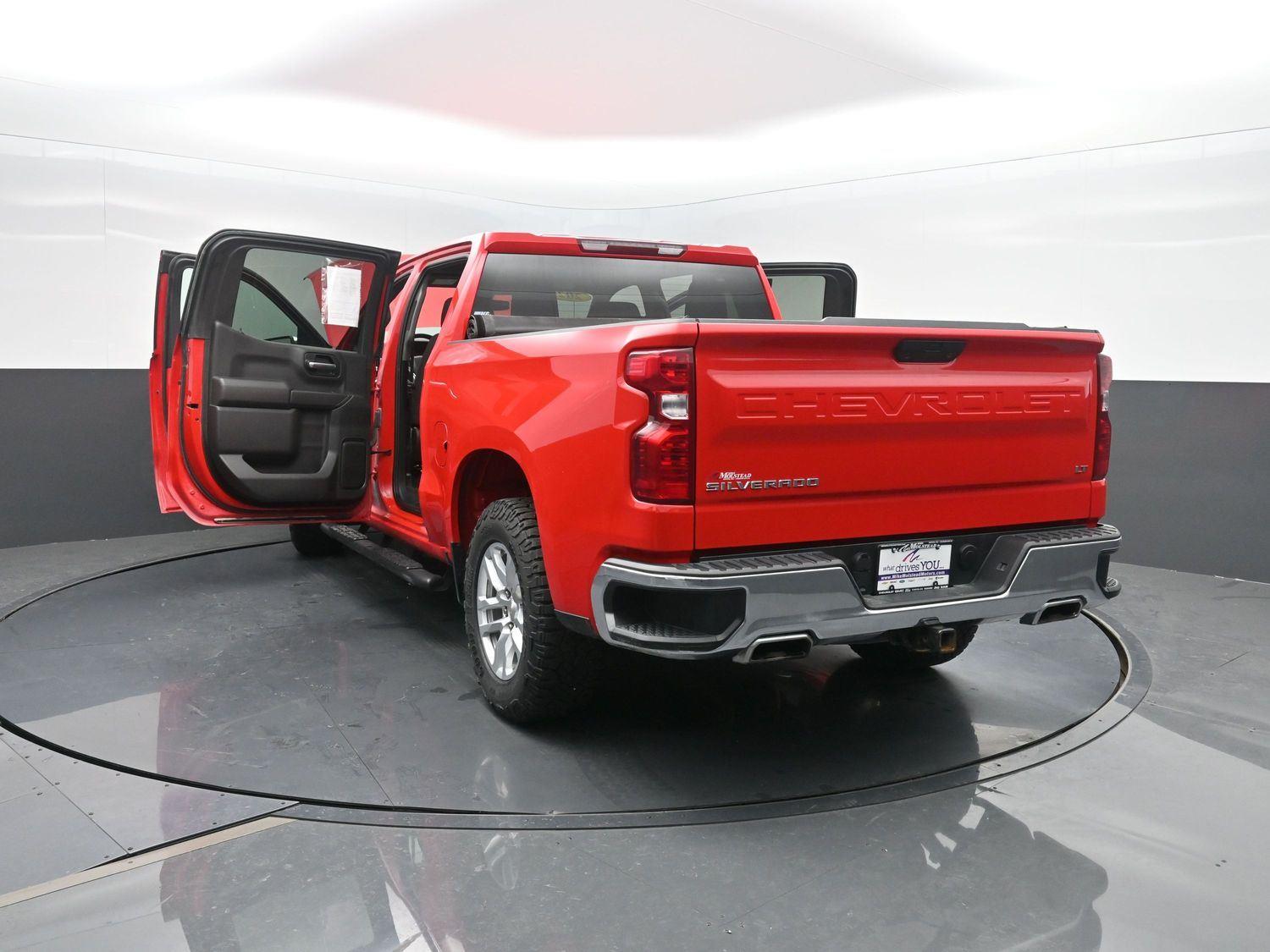 Used 2022 Red Hot Chevrolet LT image 43