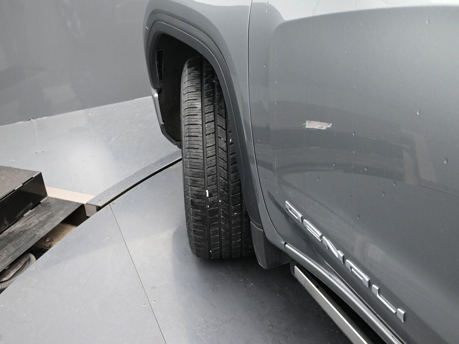 Used 2024 Sterling Metallic GMC Denali image 5