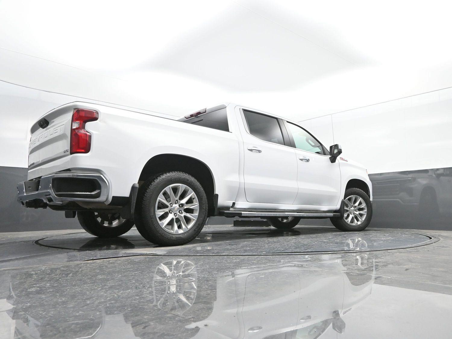 Used 2023 Summit White Chevrolet LTZ image 40