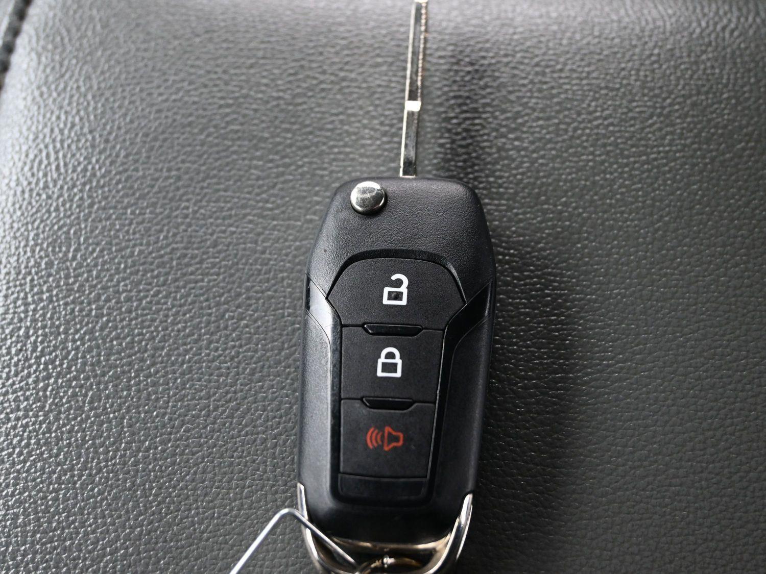 Used 2021 Oxford White Ford XL image 22