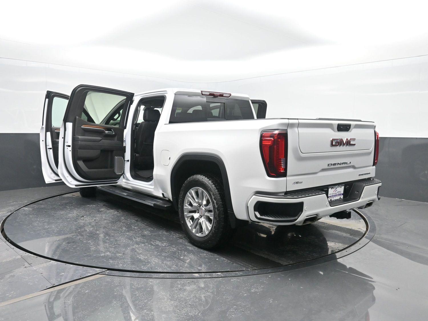 Used 2025 White Frost Tricoat GMC Denali image 53