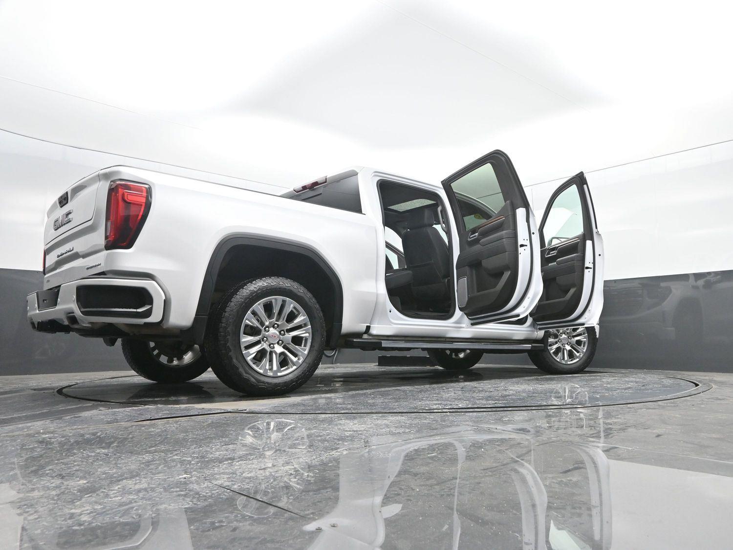 Used 2025 White Frost Tricoat GMC Denali image 56