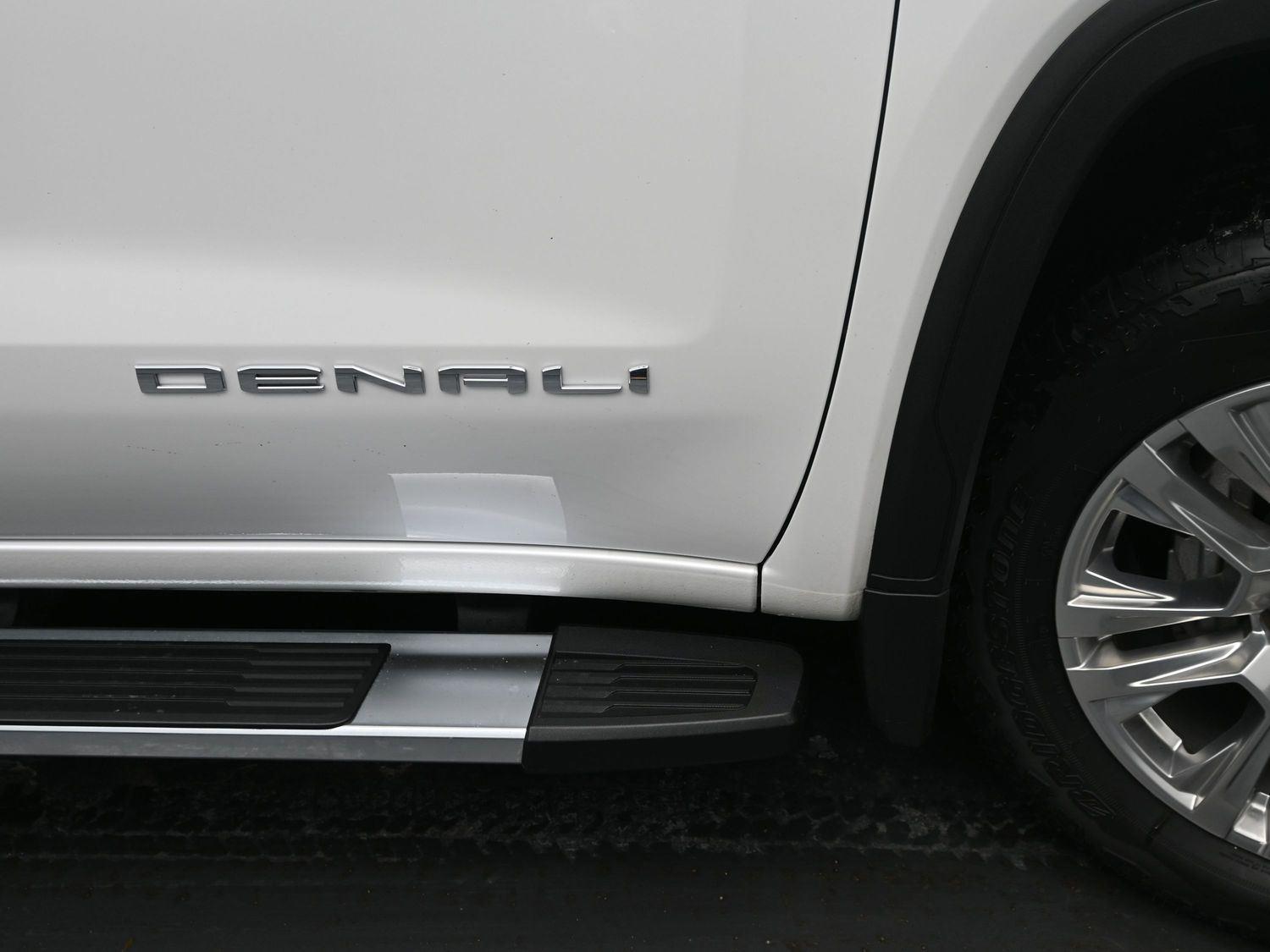 Used 2025 White Frost Tricoat GMC Denali image 7