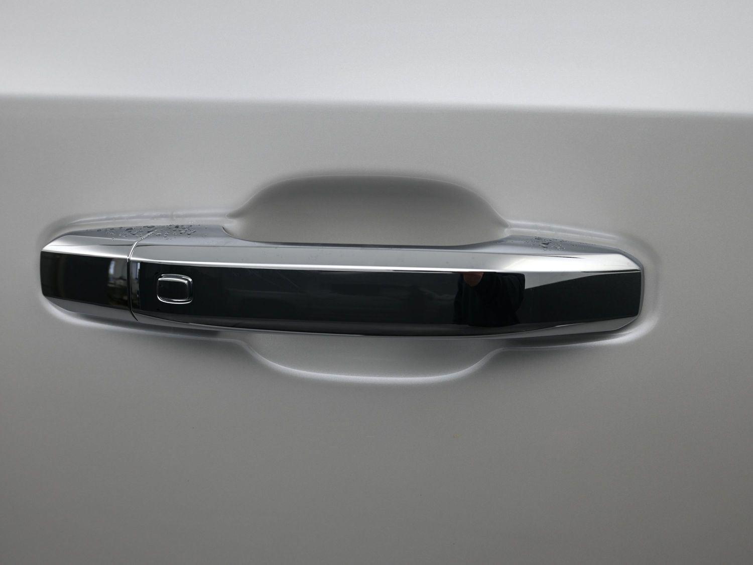 Used 2025 White Frost Tricoat GMC Denali image 8