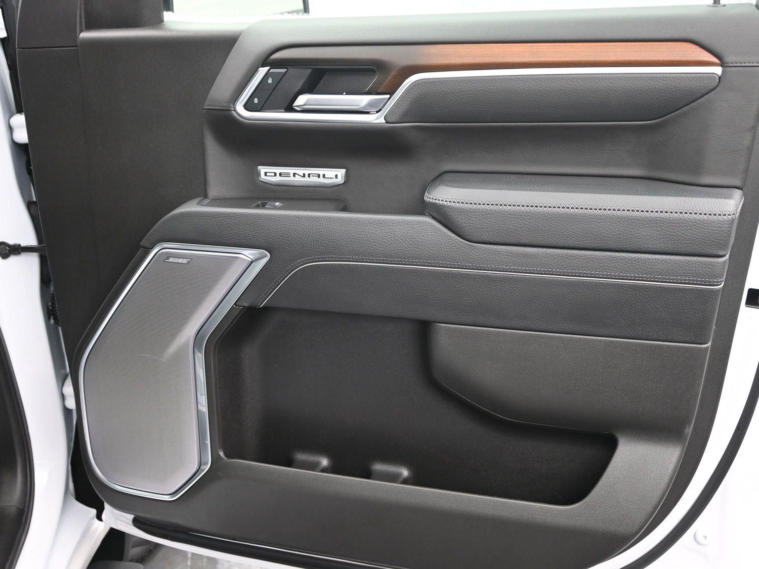 Used 2025 White Frost Tricoat GMC Denali image 10