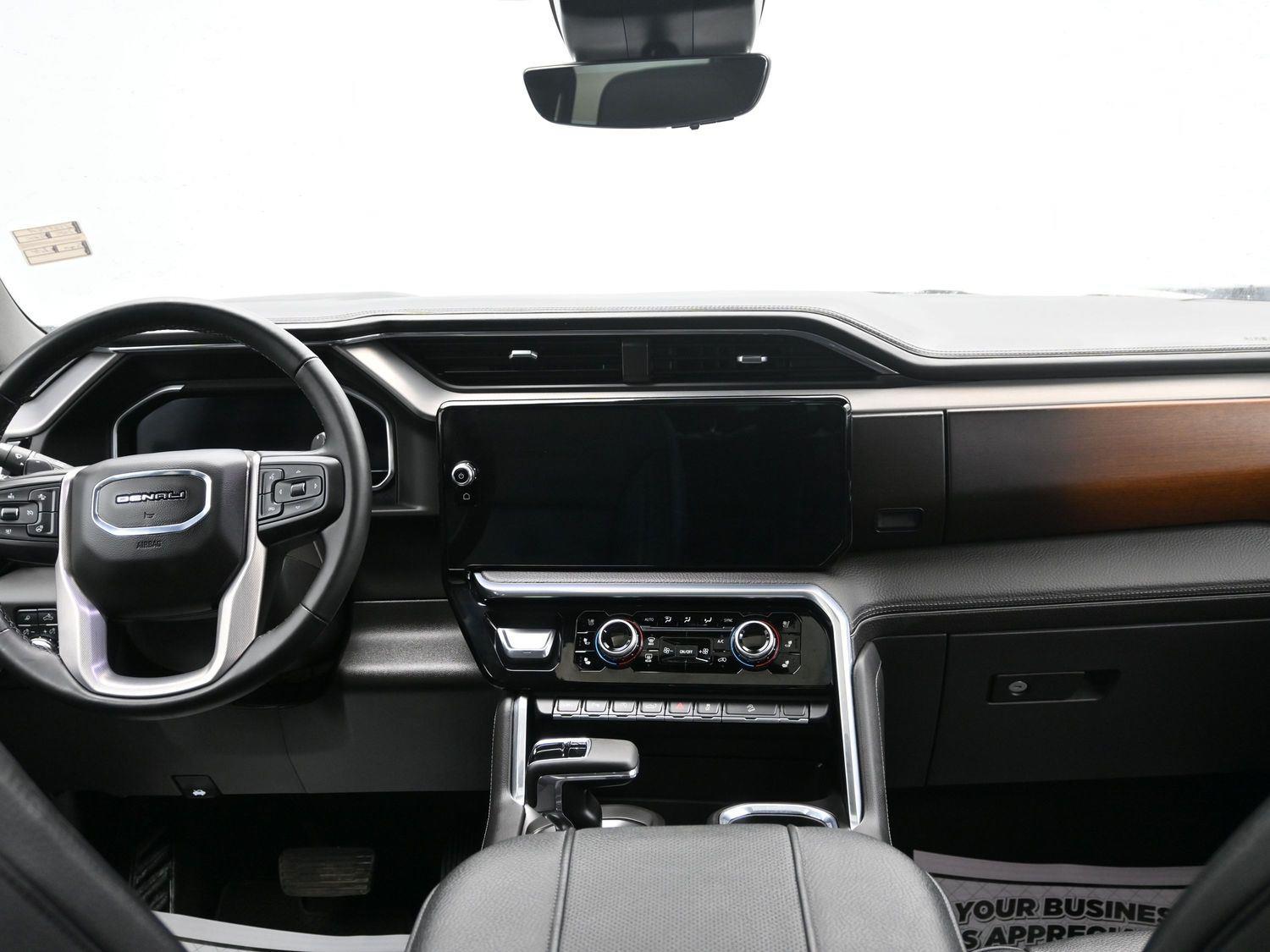 Used 2025 White Frost Tricoat GMC Denali image 17