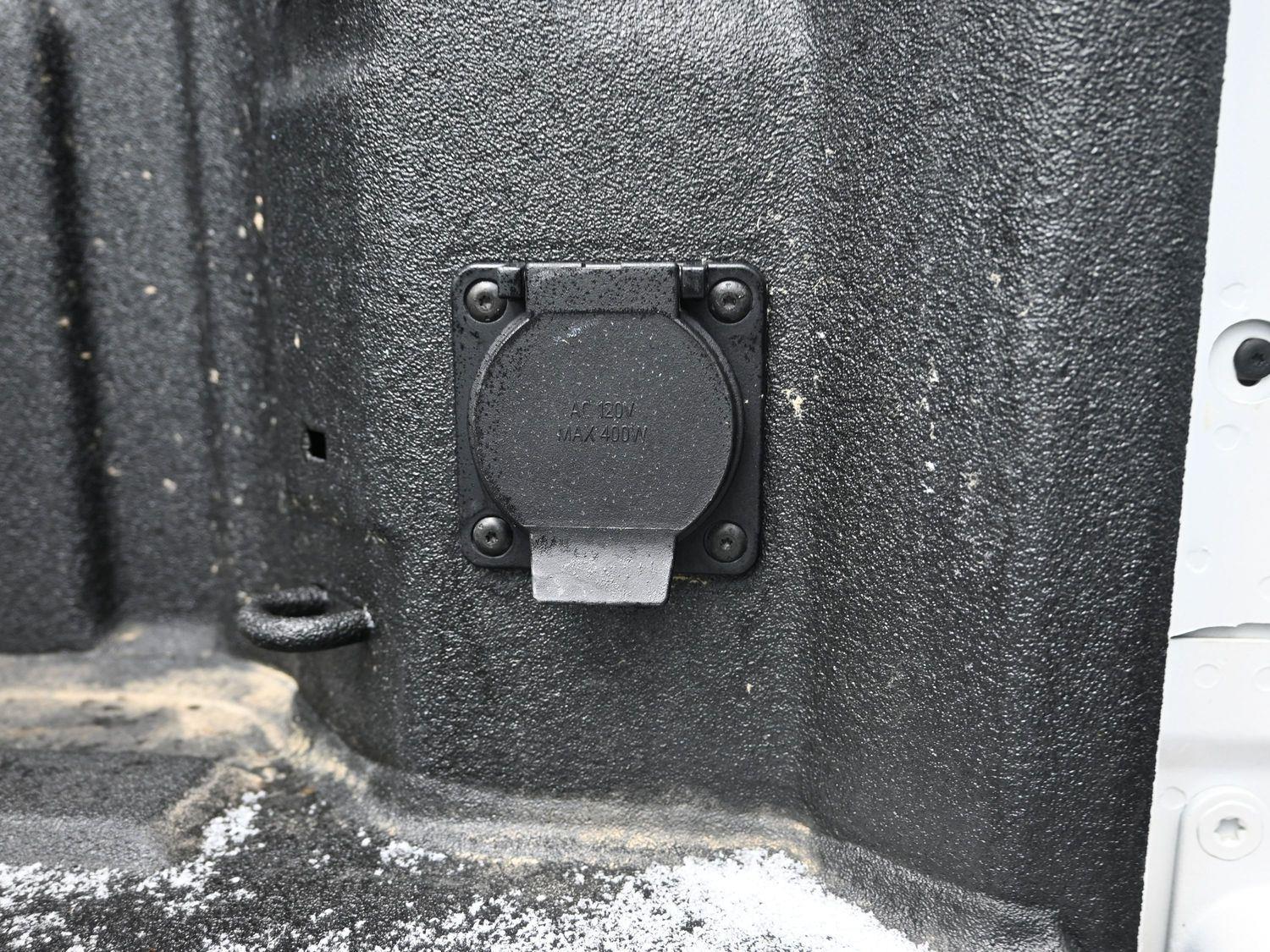 Used 2025 White Frost Tricoat GMC Denali image 20