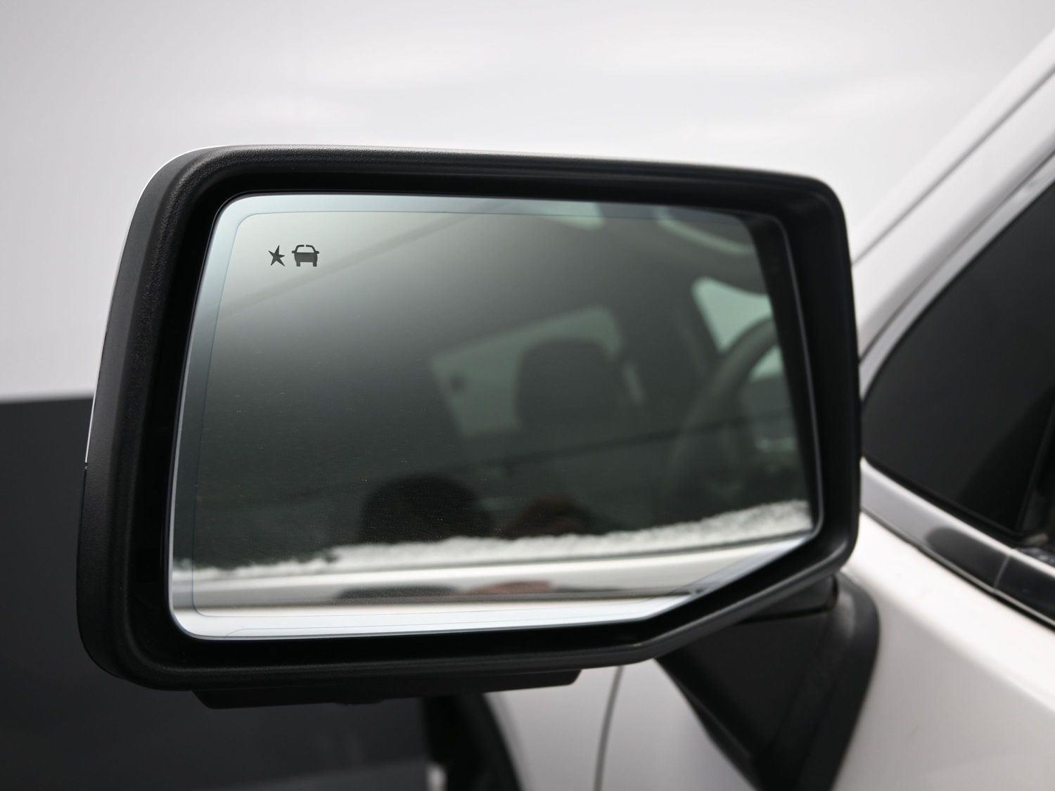 Used 2025 White Frost Tricoat GMC Denali image 22