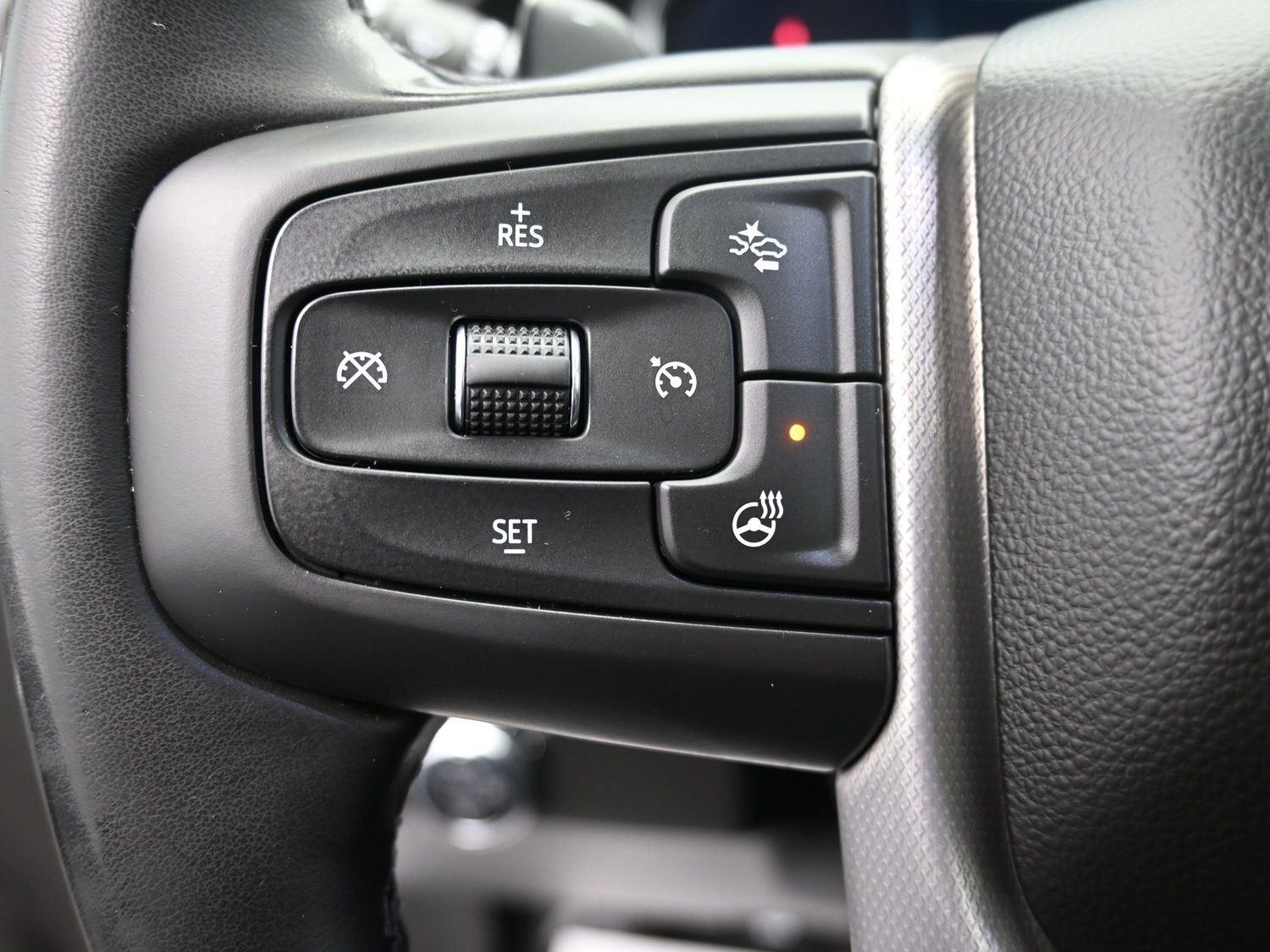 Used 2025 White Frost Tricoat GMC Denali image 29