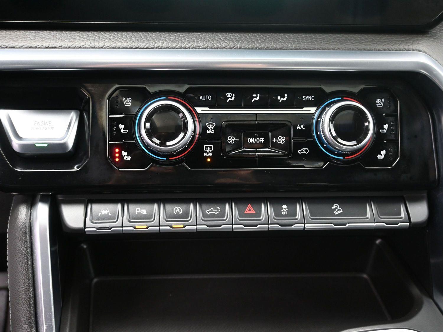 Used 2025 White Frost Tricoat GMC Denali image 35