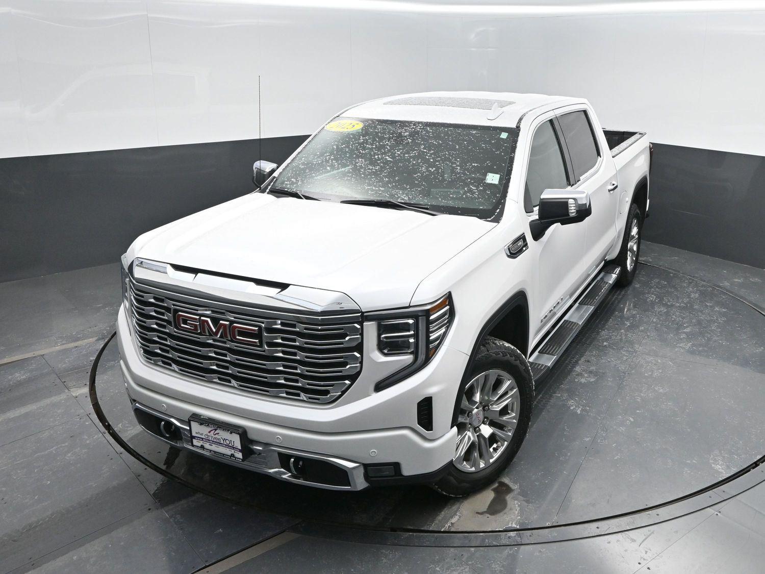 Used 2025 White Frost Tricoat GMC Denali image 43