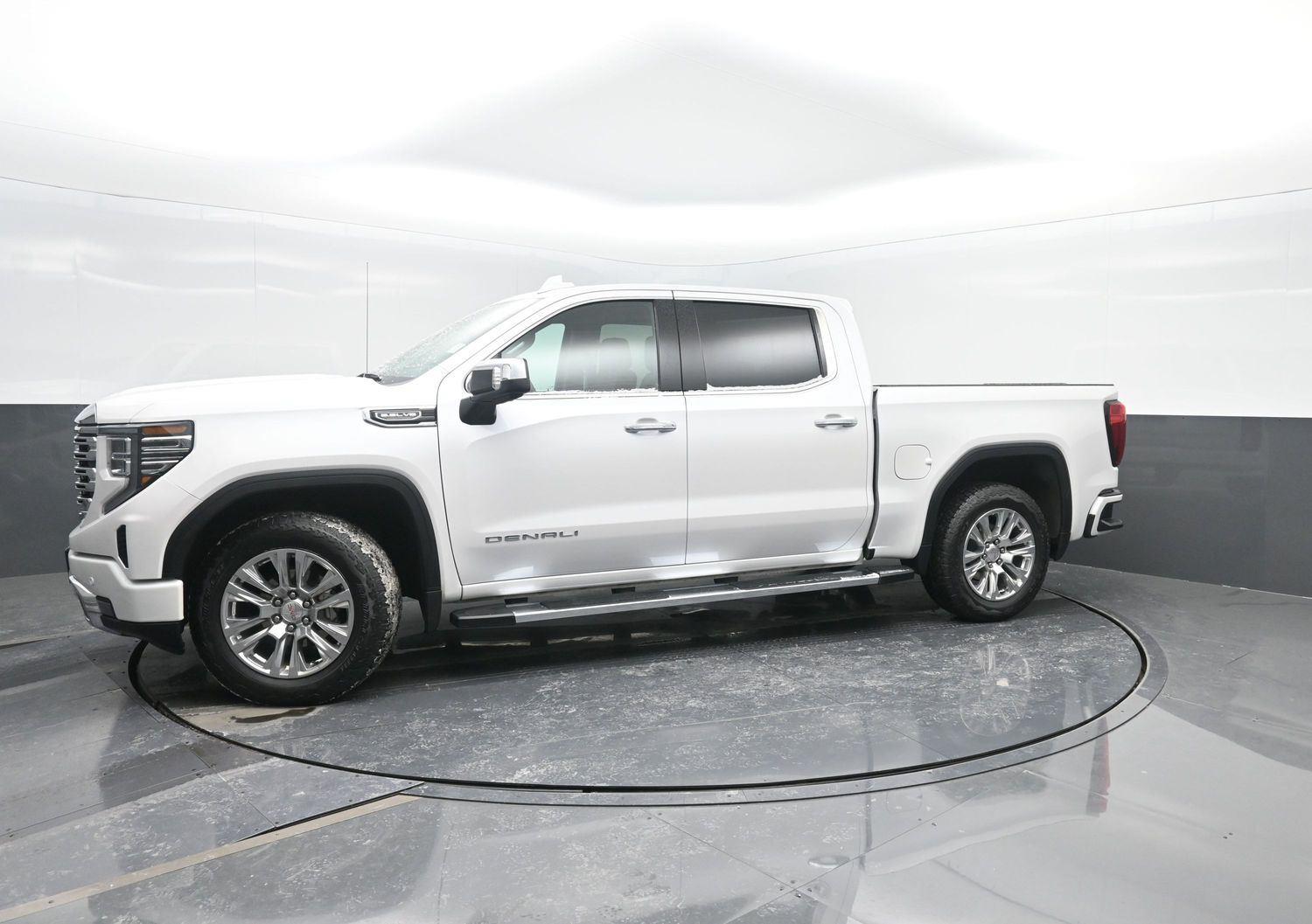 Used 2025 White Frost Tricoat GMC Denali image 48