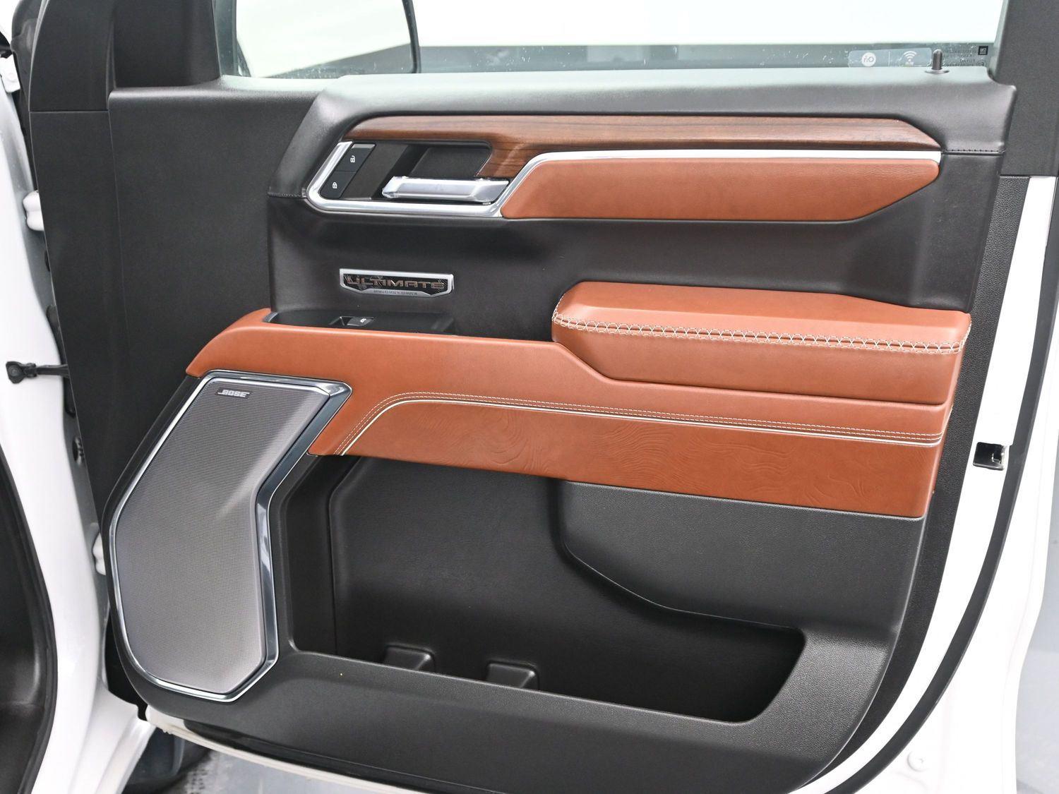 Used 2024 White Frost Tricoat GMC Denali Ultimate image 10