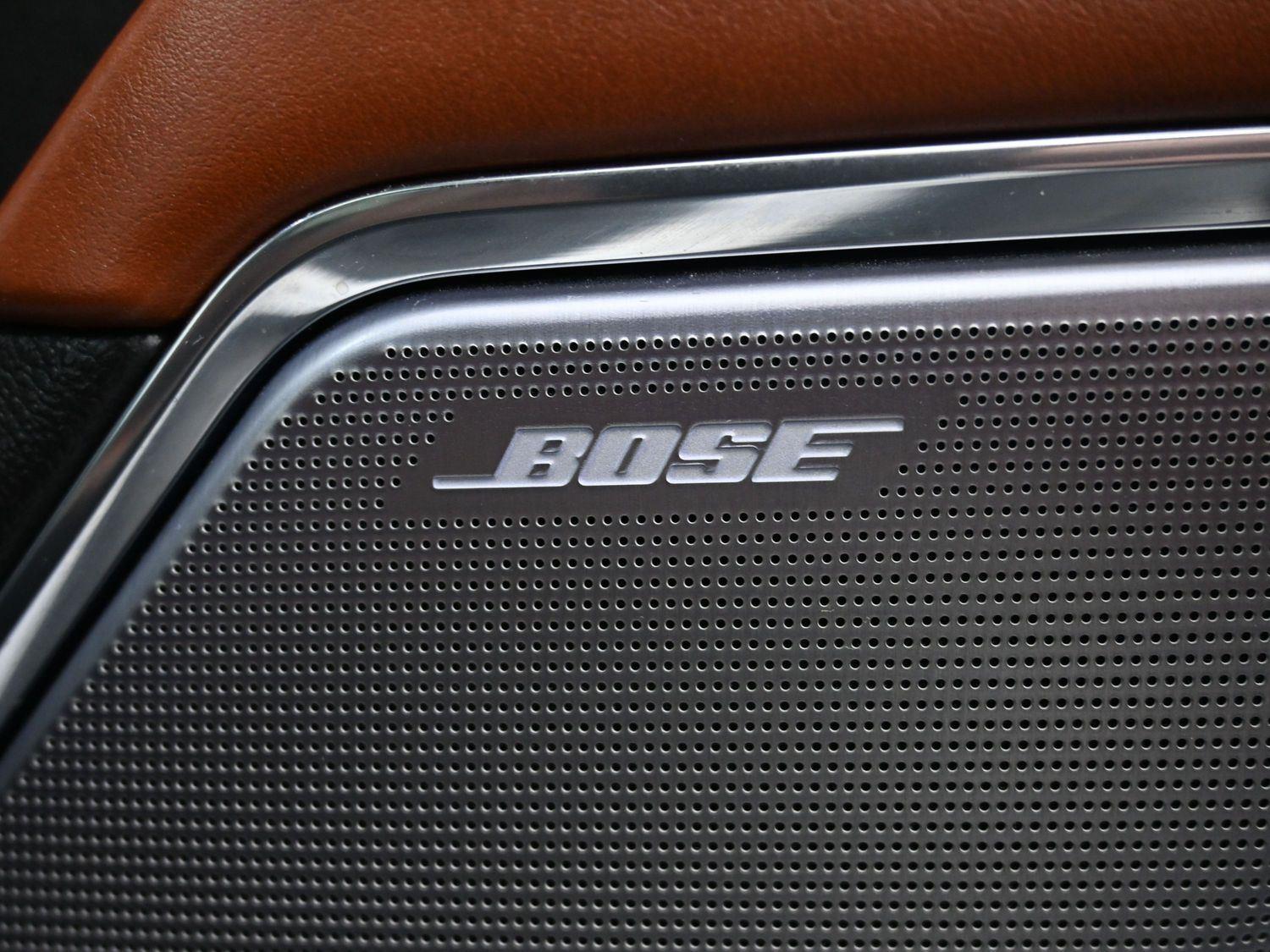 Used 2024 White Frost Tricoat GMC Denali Ultimate image 11