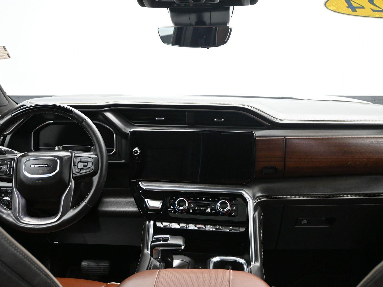 Used 2024 White Frost Tricoat GMC Denali Ultimate image 16