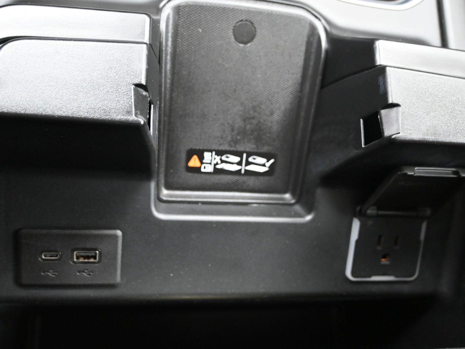 Used 2024 White Frost Tricoat GMC Denali Ultimate image 35