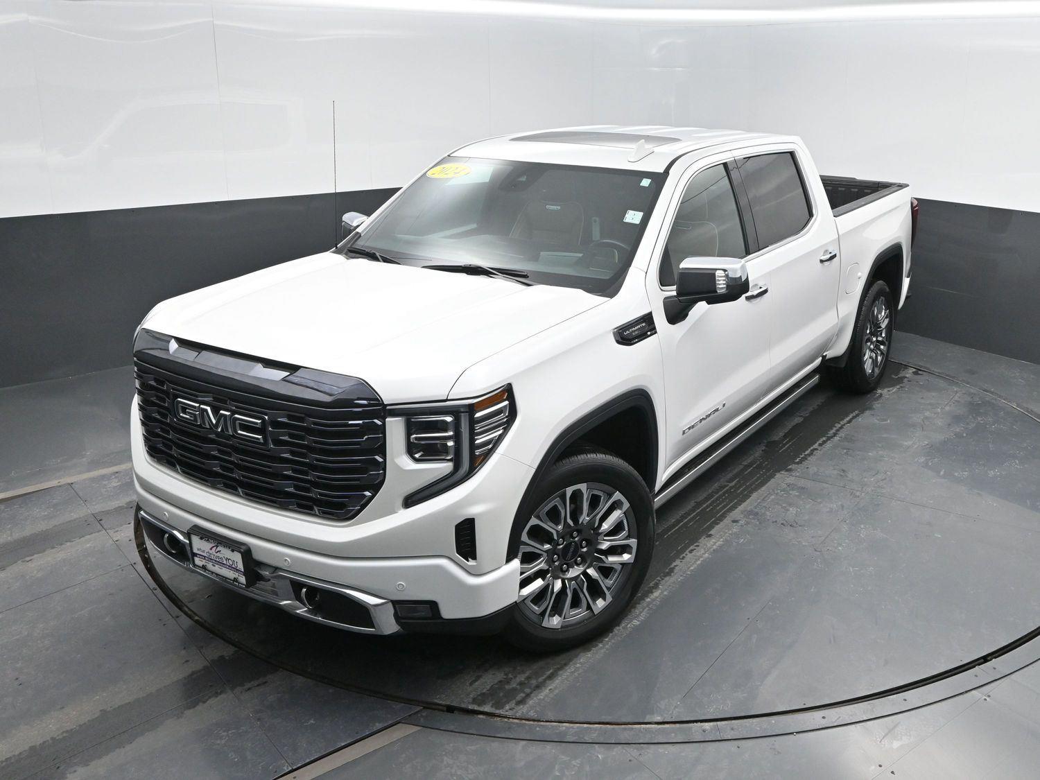 Used 2024 White Frost Tricoat GMC Denali Ultimate image 41