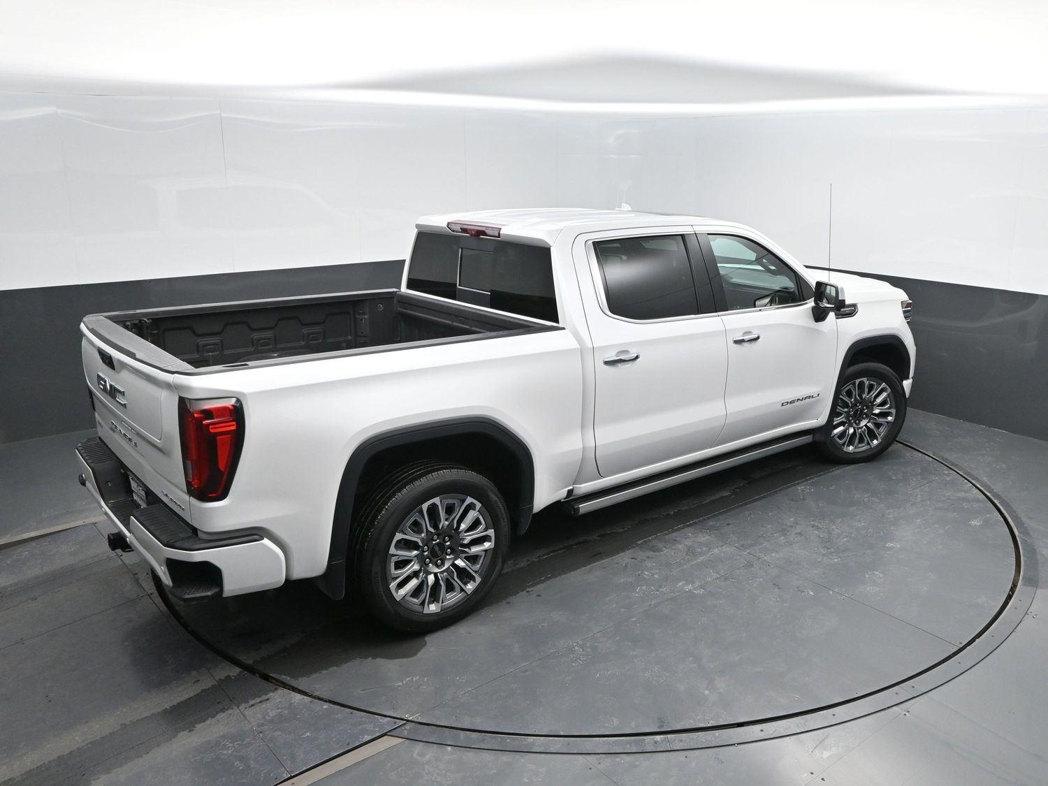 Used 2024 White Frost Tricoat GMC Denali Ultimate image 43