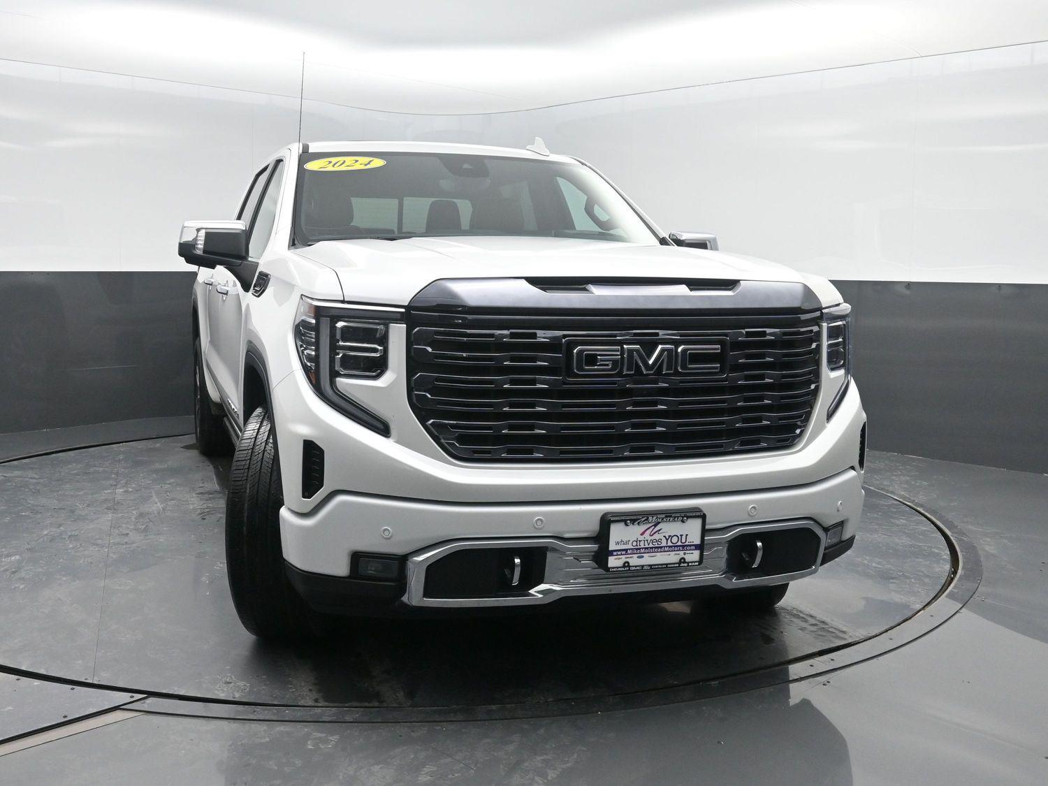 Used 2024 White Frost Tricoat GMC Denali Ultimate image 47