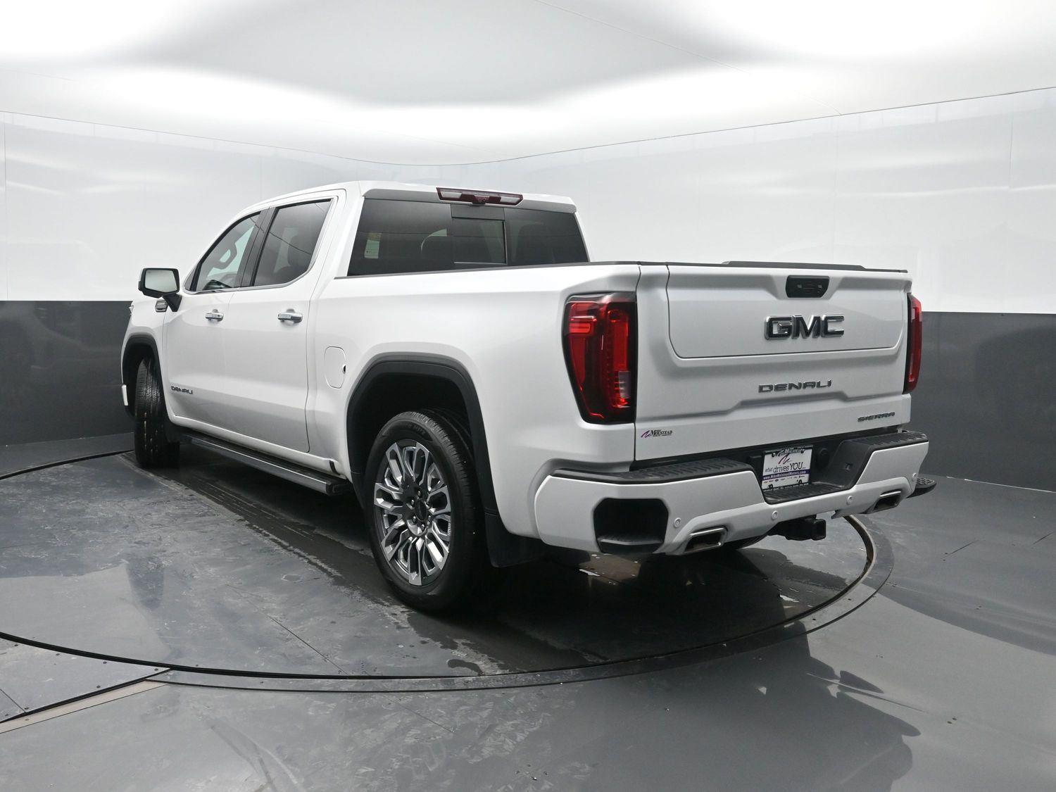 Used 2024 White Frost Tricoat GMC Denali Ultimate image 48