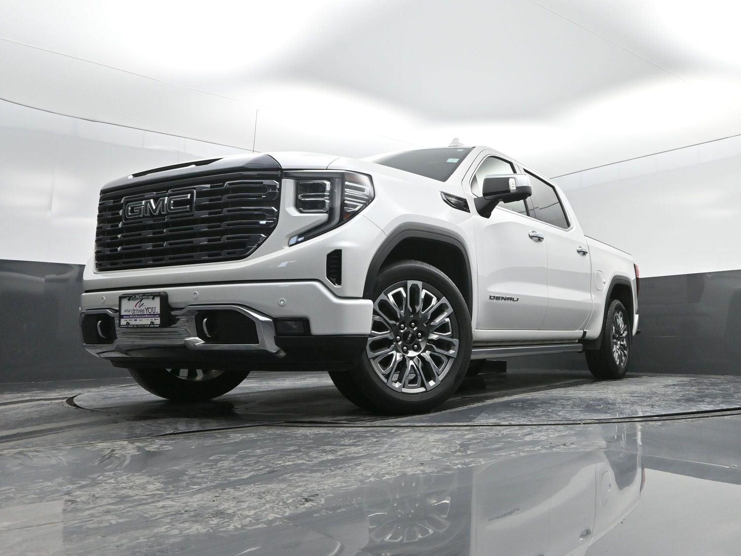 Used 2024 White Frost Tricoat GMC Denali Ultimate image 49