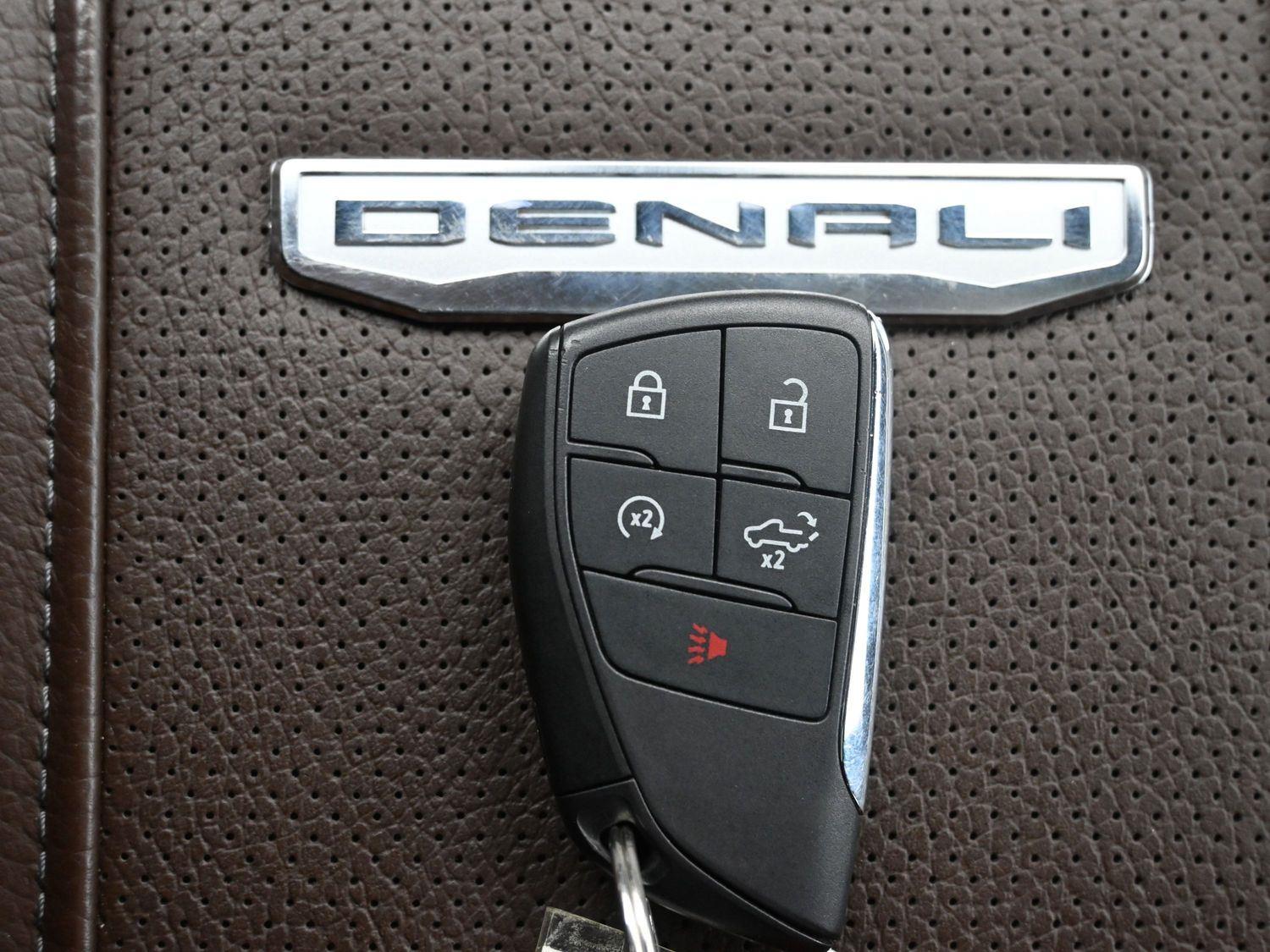 Used 2024 Onyx Black GMC Denali image 40