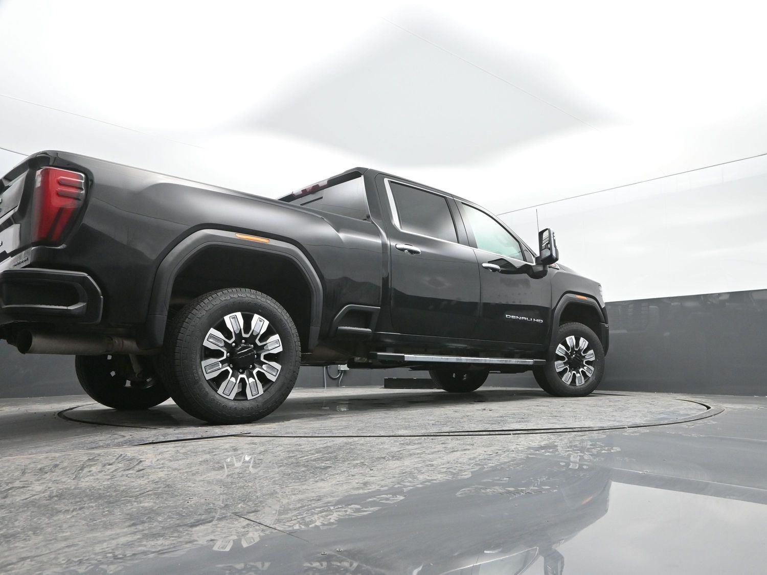 Used 2024 Onyx Black GMC Denali image 42