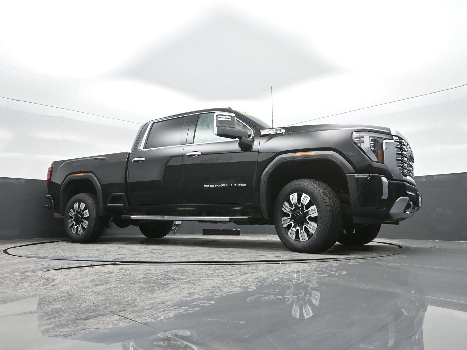 Used 2024 Onyx Black GMC Denali image 43