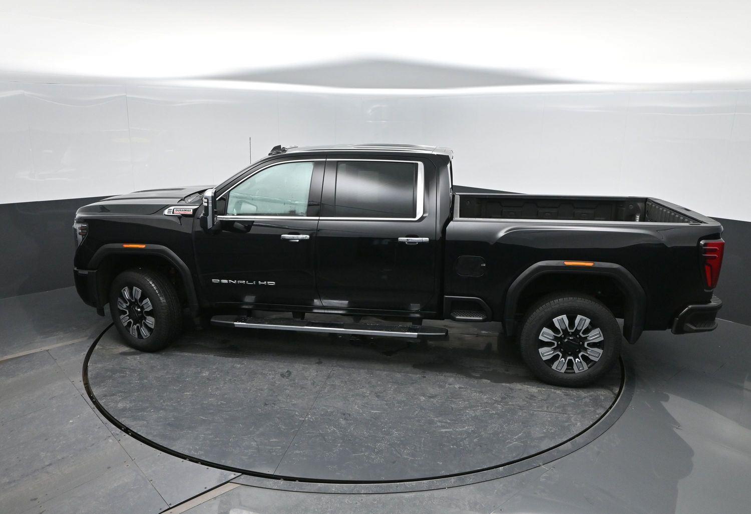 Used 2024 Onyx Black GMC Denali image 45