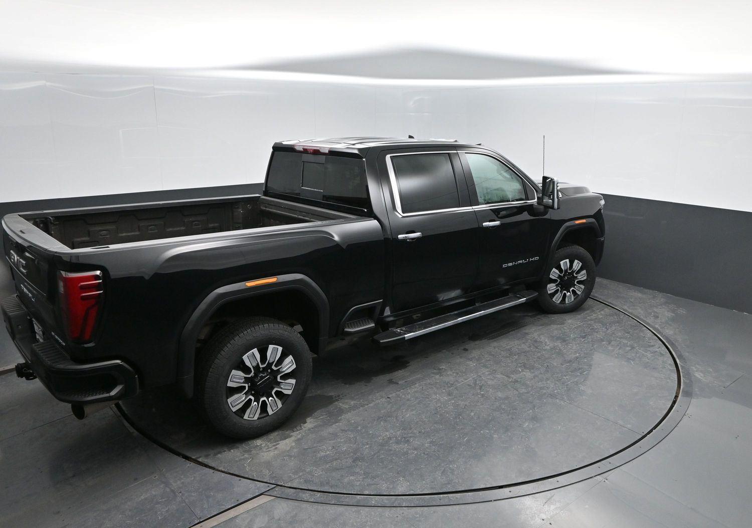Used 2024 Onyx Black GMC Denali image 46