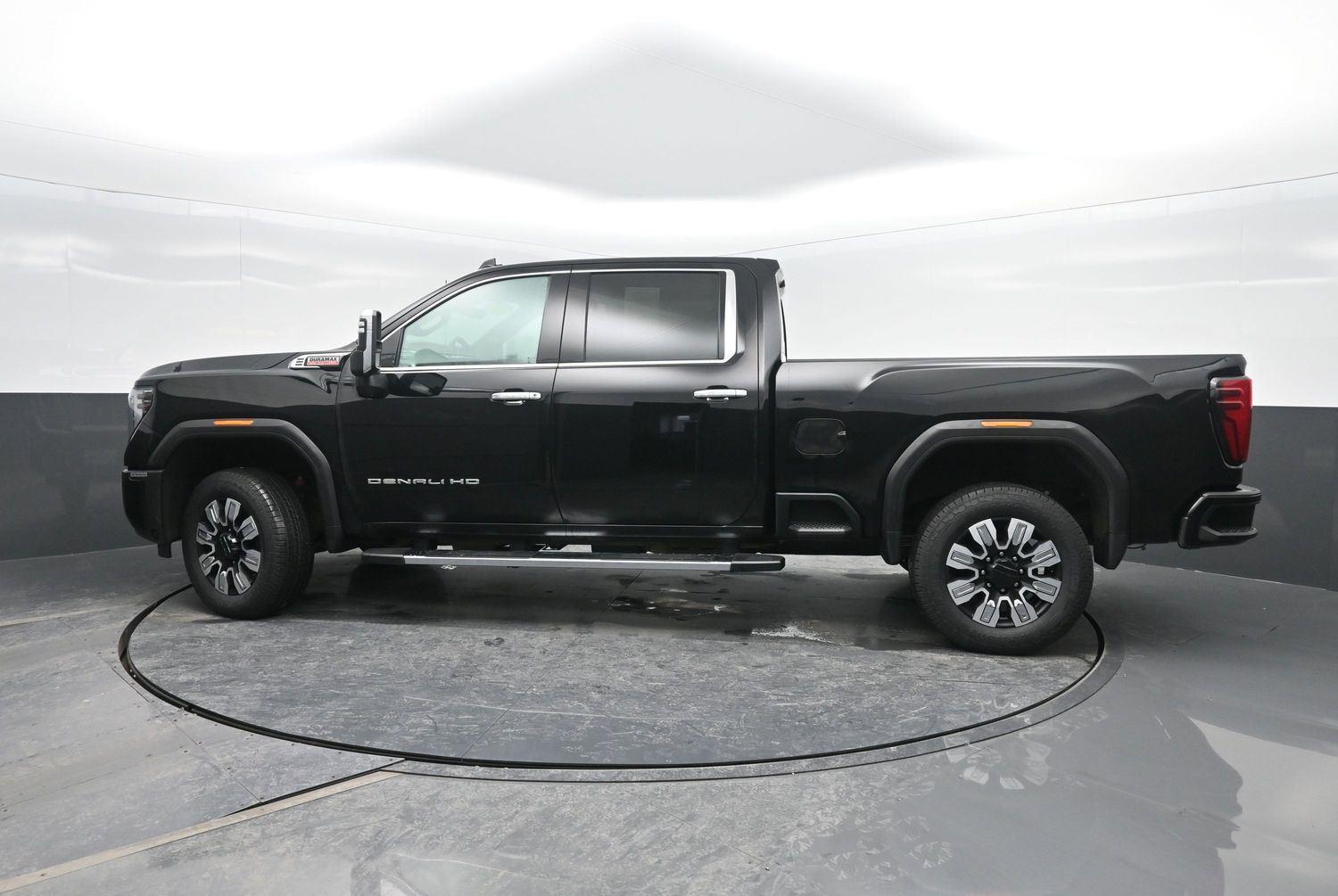 Used 2024 Onyx Black GMC Denali image 48