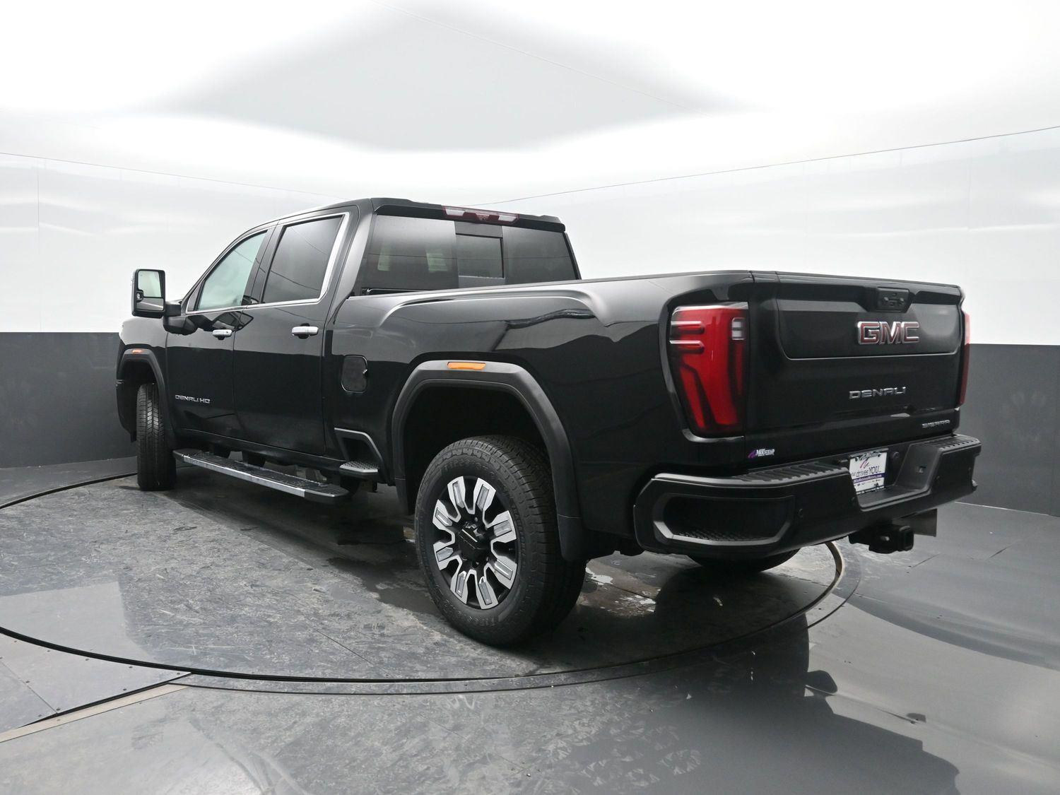 Used 2024 Onyx Black GMC Denali image 51