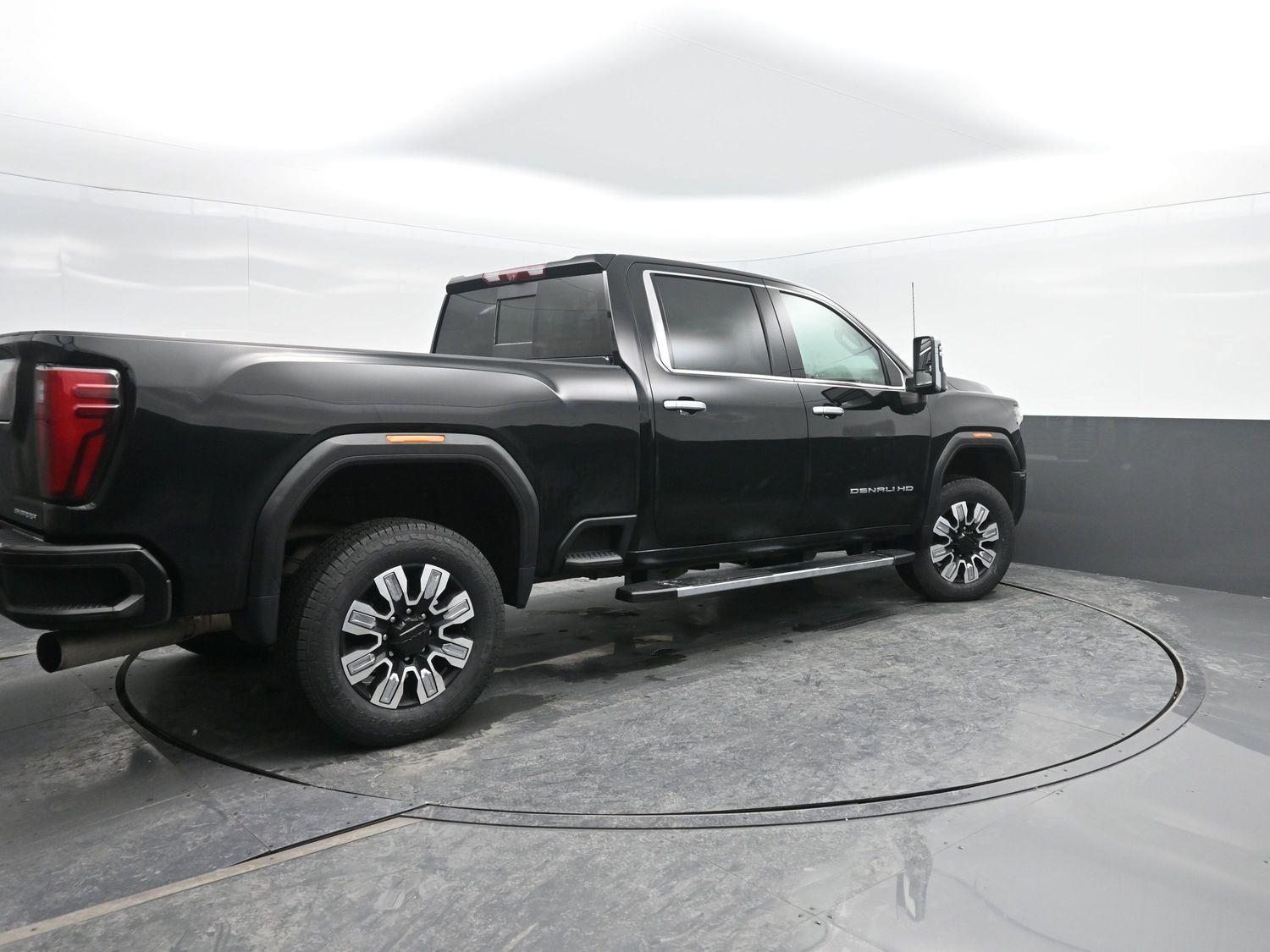 Used 2024 Onyx Black GMC Denali image 2