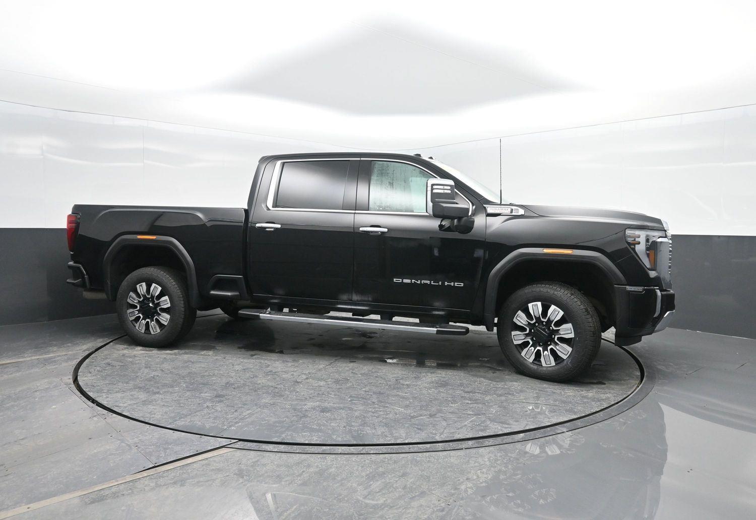 Used 2024 Onyx Black GMC Denali image 3