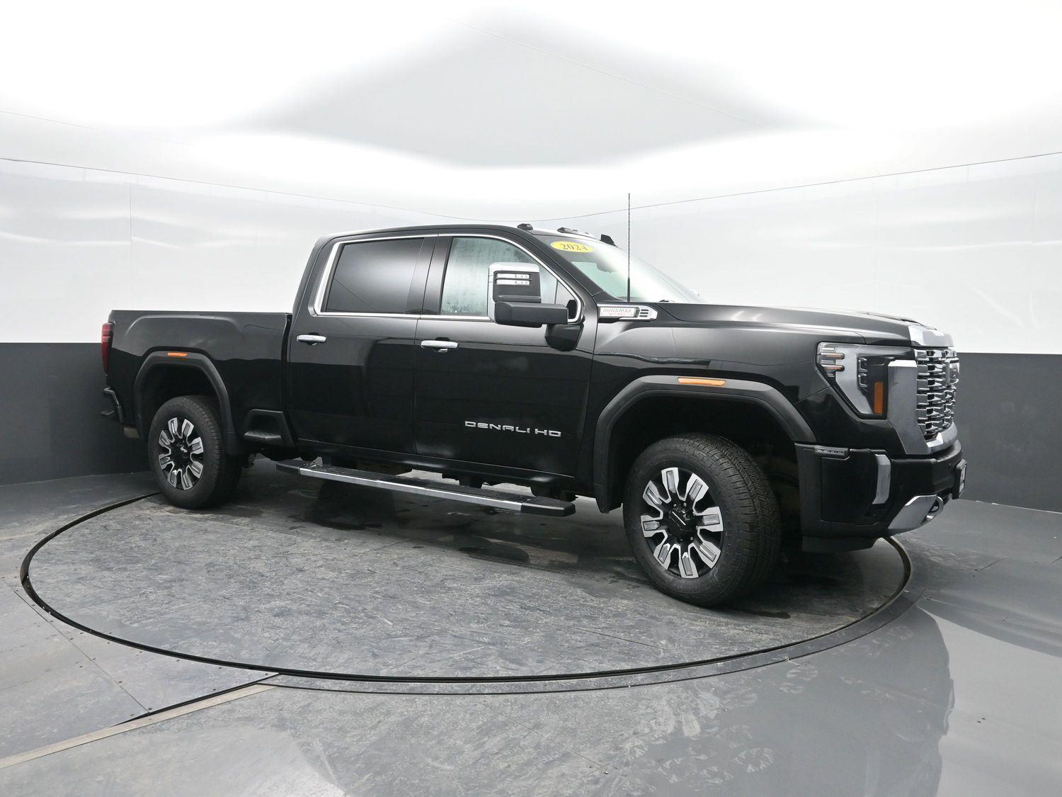 Used 2024 Onyx Black GMC Denali image 4