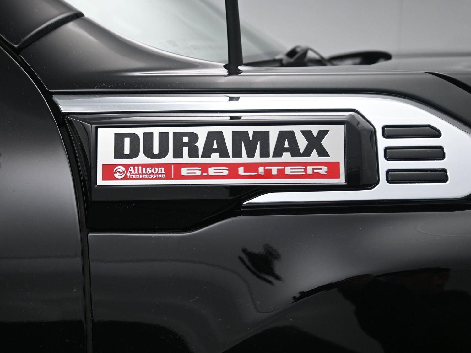 Used 2024 Onyx Black GMC Denali image 6