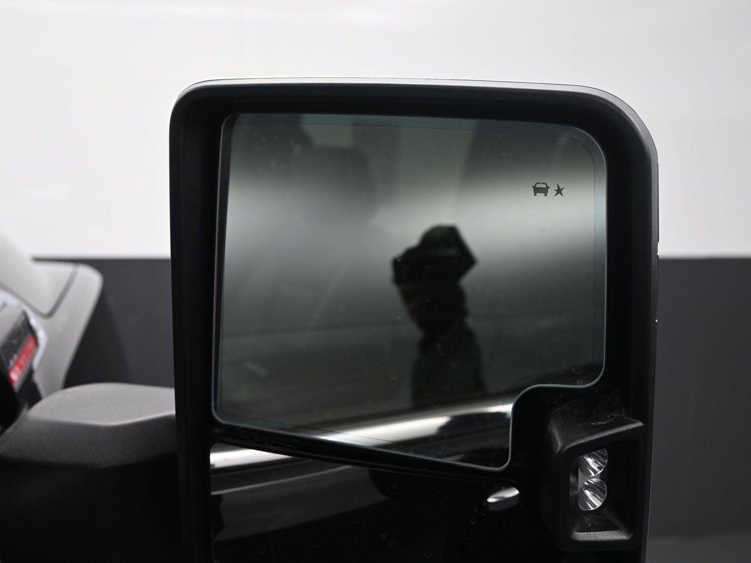 Used 2024 Onyx Black GMC Denali image 9