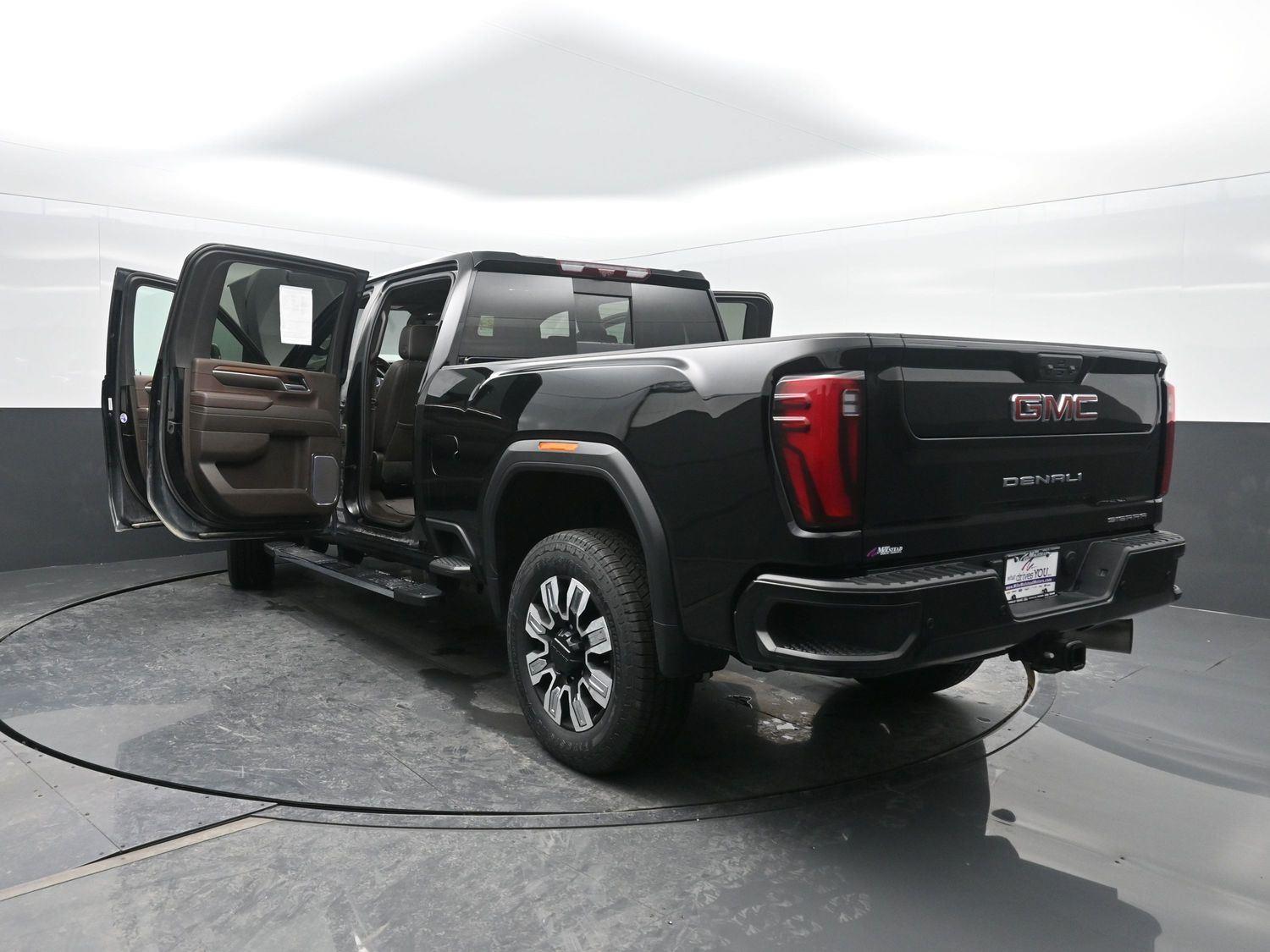 Used 2024 Onyx Black GMC Denali image 54
