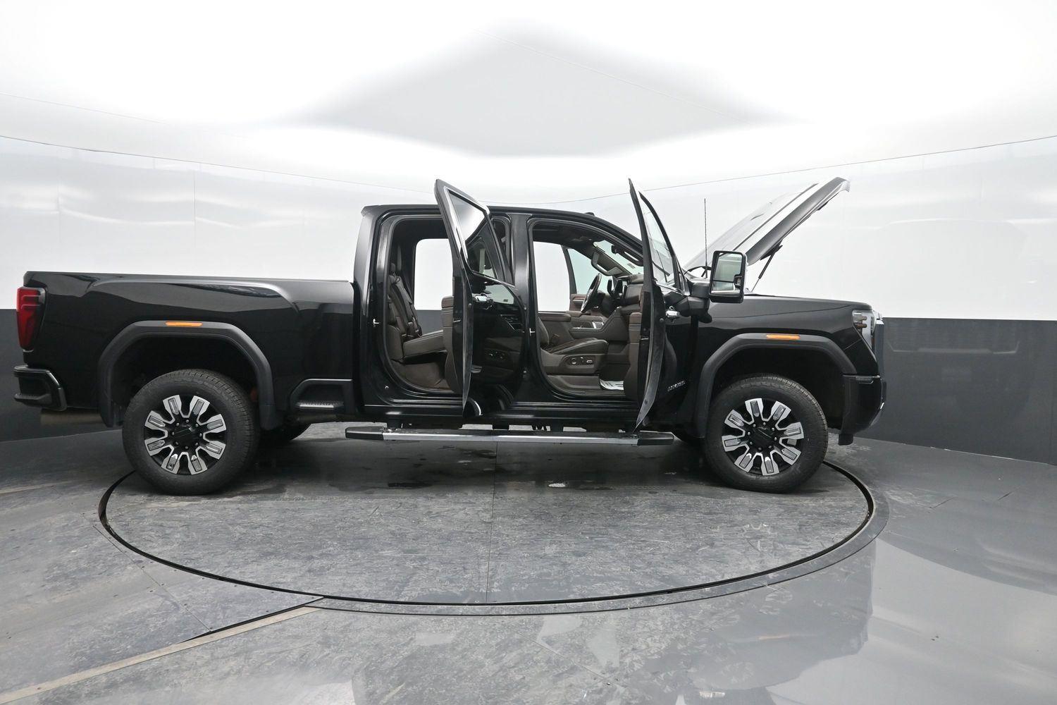 Used 2024 Onyx Black GMC Denali image 55